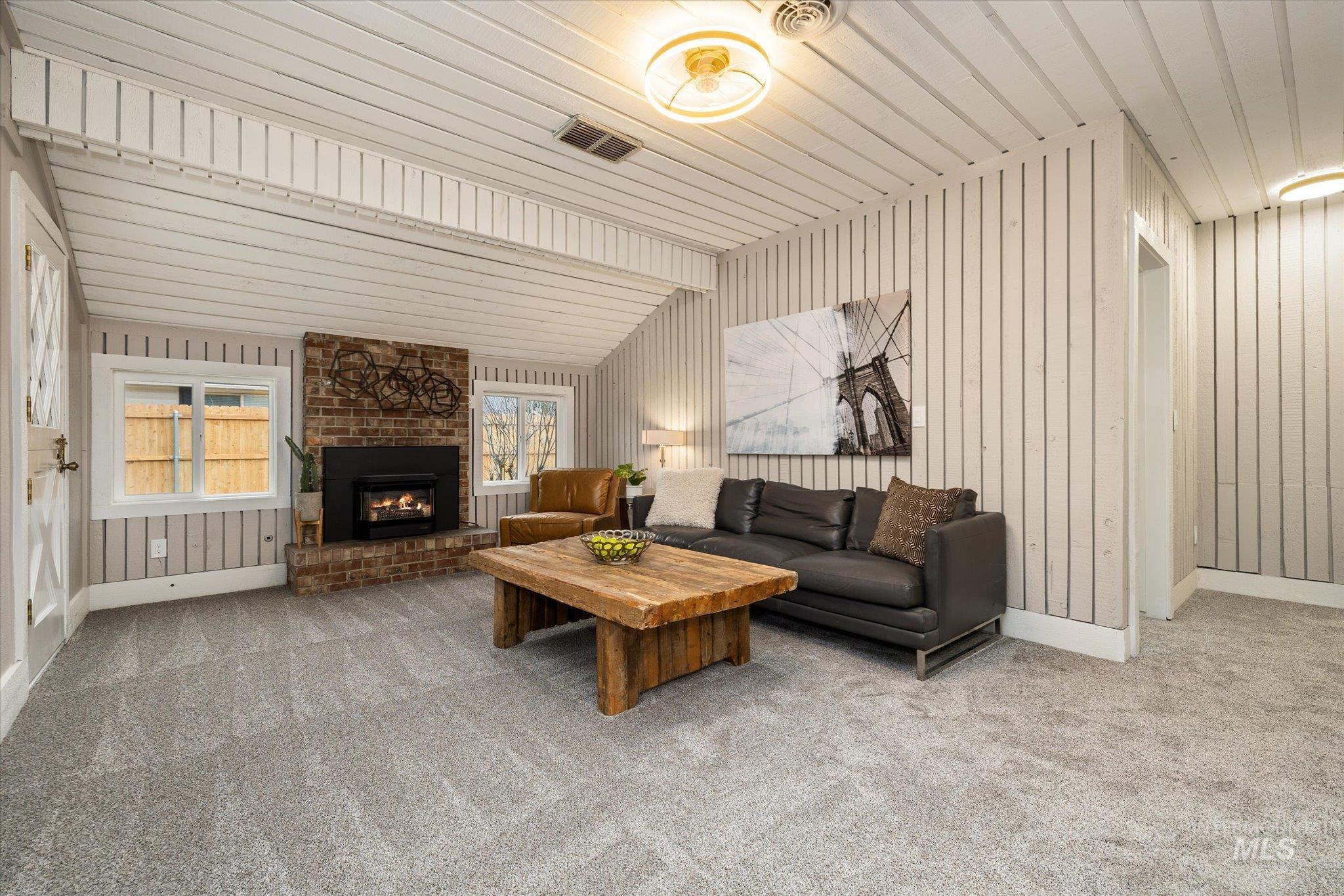 10118 W Hickory Ct, Boise, Idaho 83704, 4 Bedrooms, 3 Bathrooms, Residential For Sale, Price $694,700,MLS 98978357