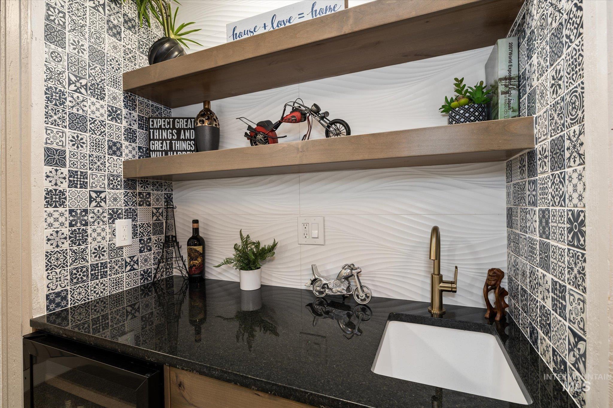 10118 W Hickory Ct, Boise, Idaho 83704, 4 Bedrooms, 3 Bathrooms, Residential For Sale, Price $694,700,MLS 98978357