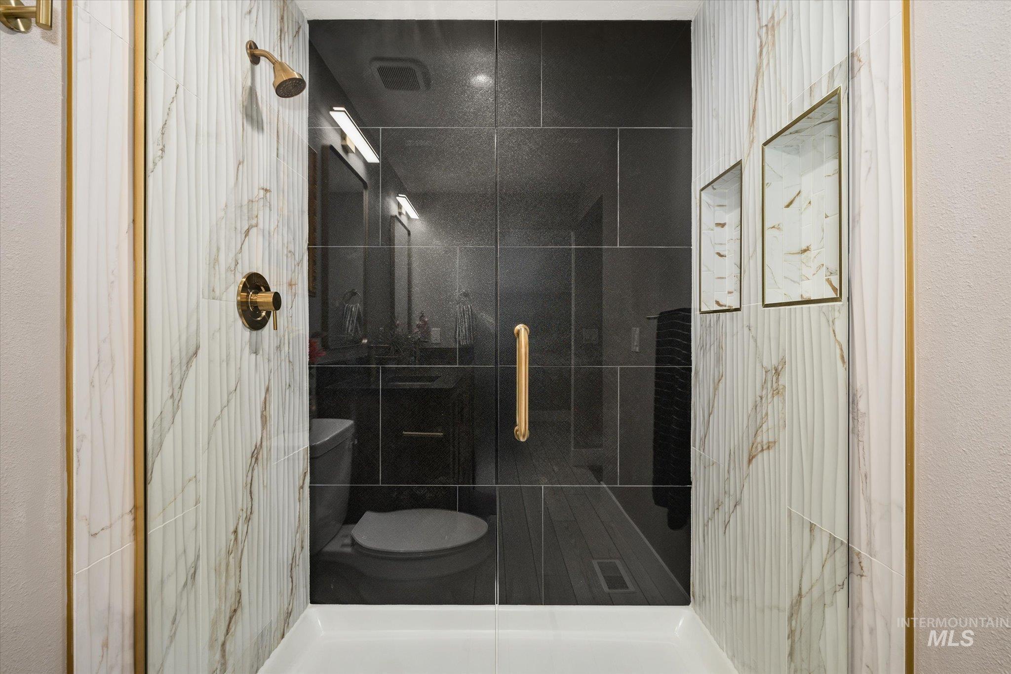 10118 W Hickory Ct, Boise, Idaho 83704, 4 Bedrooms, 3 Bathrooms, Residential For Sale, Price $694,700,MLS 98978357