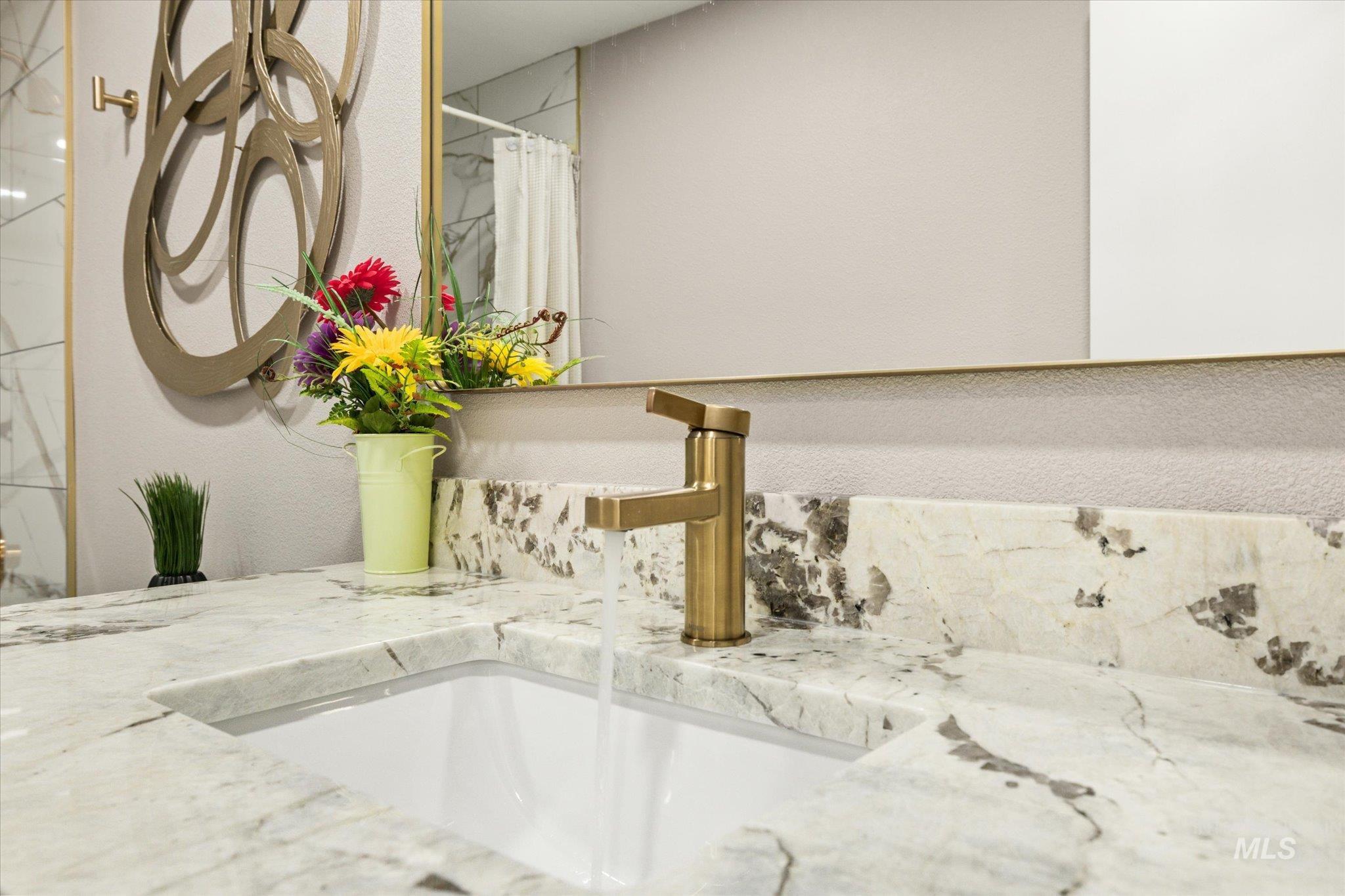 10118 W Hickory Ct, Boise, Idaho 83704, 4 Bedrooms, 3 Bathrooms, Residential For Sale, Price $694,700,MLS 98978357