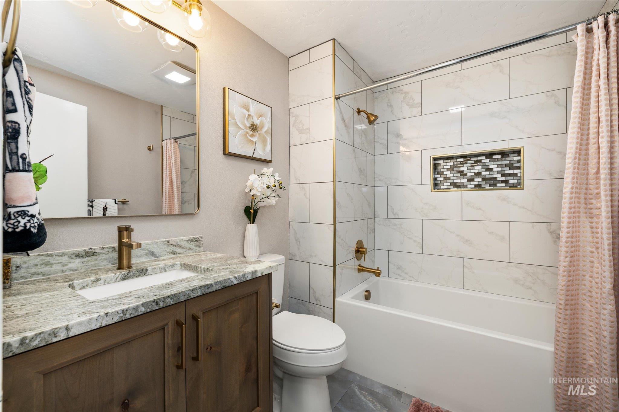 10118 W Hickory Ct, Boise, Idaho 83704, 4 Bedrooms, 3 Bathrooms, Residential For Sale, Price $694,700,MLS 98978357