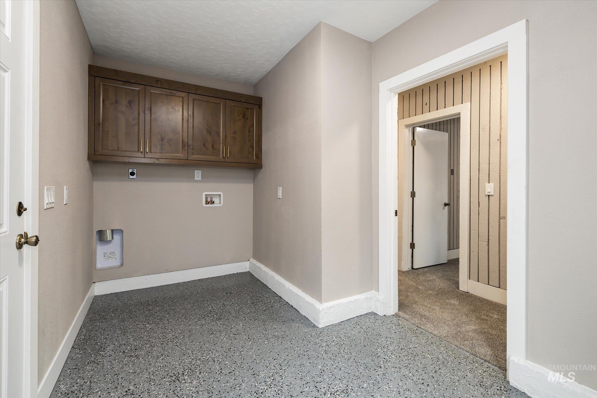 10118 W Hickory Ct, Boise, Idaho 83704, 4 Bedrooms, 3 Bathrooms, Residential For Sale, Price $694,700,MLS 98978357