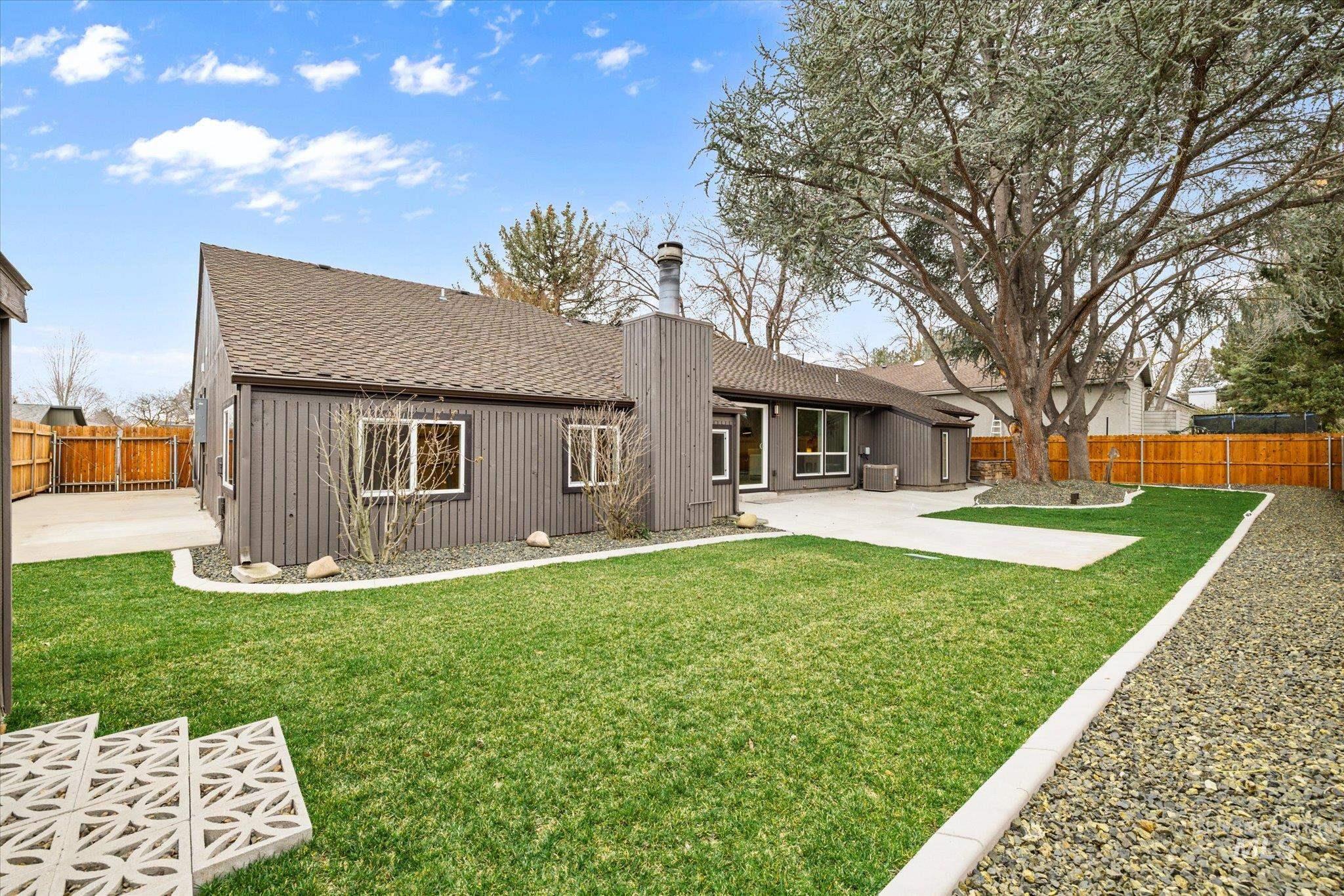 10118 W Hickory Ct, Boise, Idaho 83704, 4 Bedrooms, 3 Bathrooms, Residential For Sale, Price $694,700,MLS 98978357