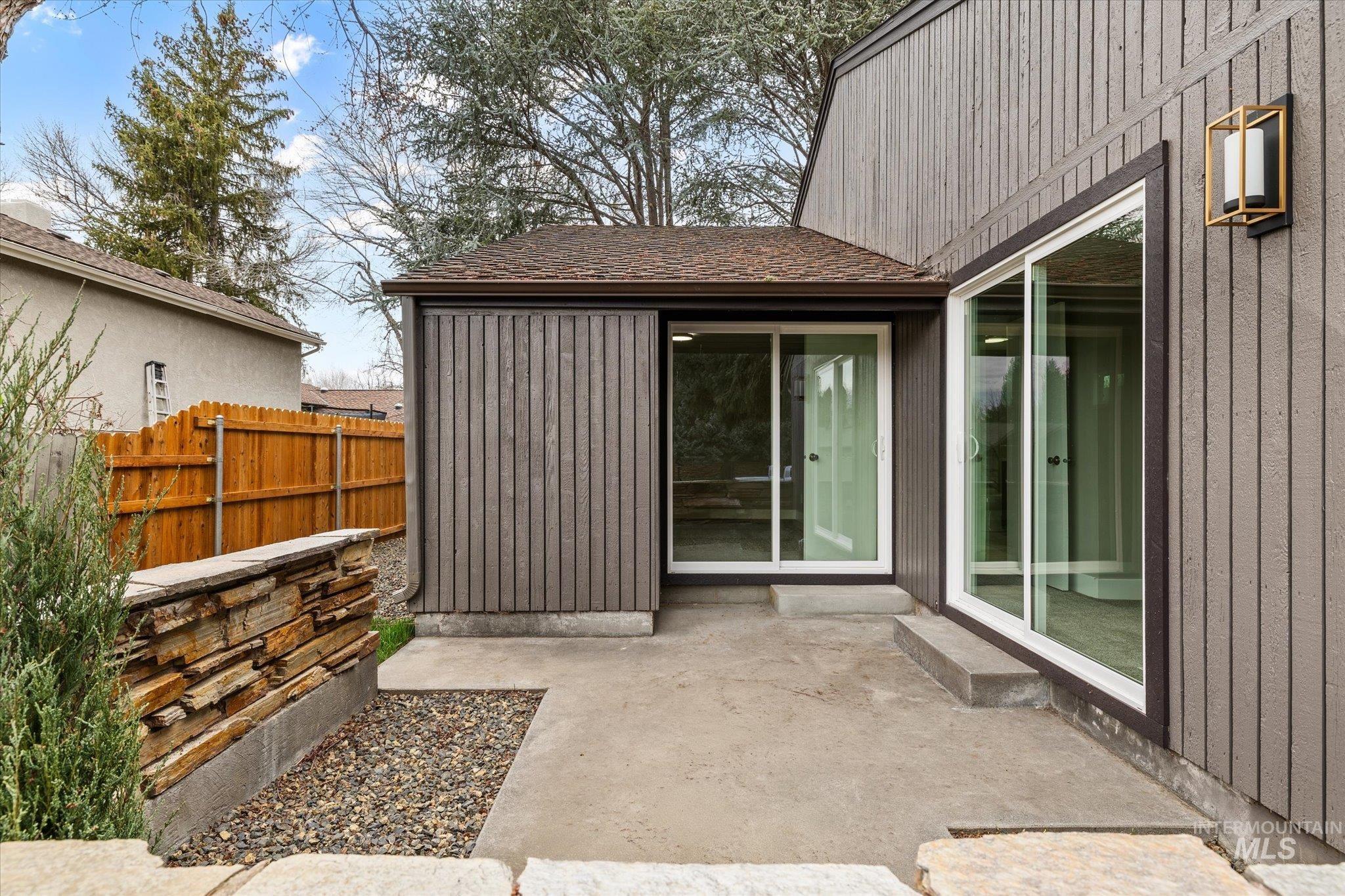 10118 W Hickory Ct, Boise, Idaho 83704, 4 Bedrooms, 3 Bathrooms, Residential For Sale, Price $694,700,MLS 98978357