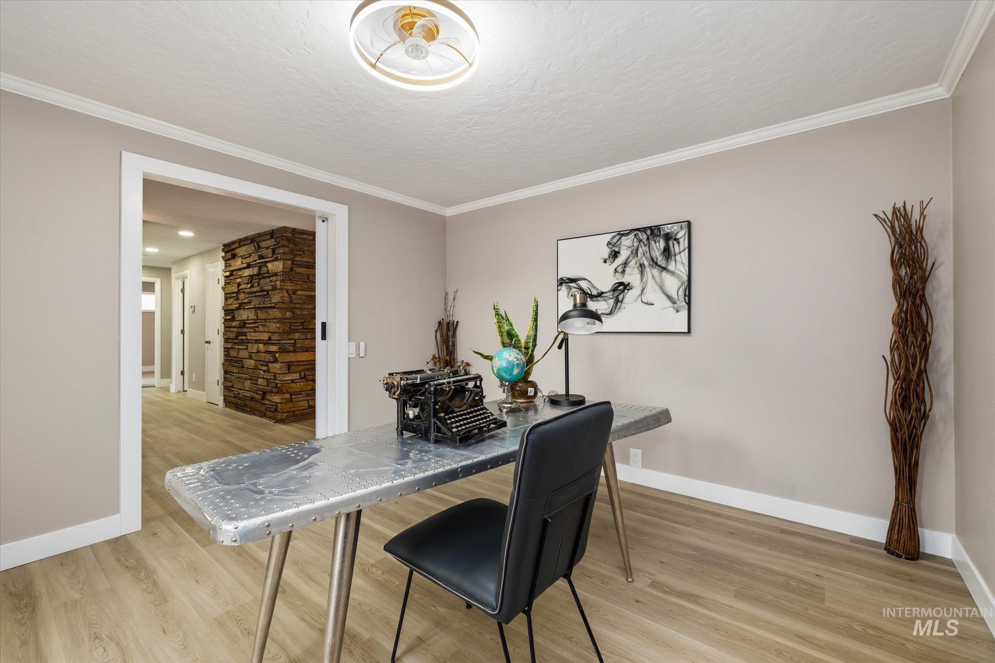 10118 W Hickory Ct, Boise, Idaho 83704, 4 Bedrooms, 3 Bathrooms, Residential For Sale, Price $694,700,MLS 98978357