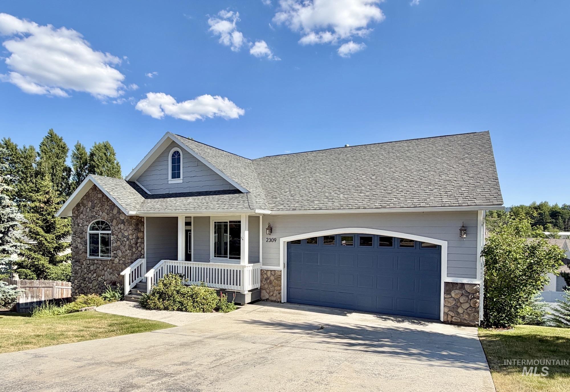 2309 Cambridge Ct., Moscow, Idaho 83843, 5 Bedrooms, 3 Bathrooms, Residential For Sale, Price $725,000,MLS 98978358