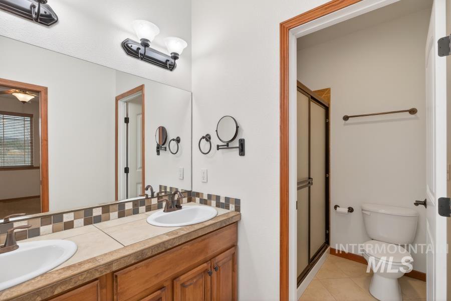 2309 Cambridge Ct., Moscow, Idaho 83843, 5 Bedrooms, 3 Bathrooms, Residential For Sale, Price $725,000,MLS 98978358