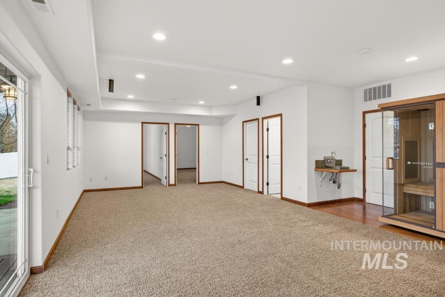 2309 Cambridge Ct., Moscow, Idaho 83843, 5 Bedrooms, 3 Bathrooms, Residential For Sale, Price $795,000,MLS 98978358