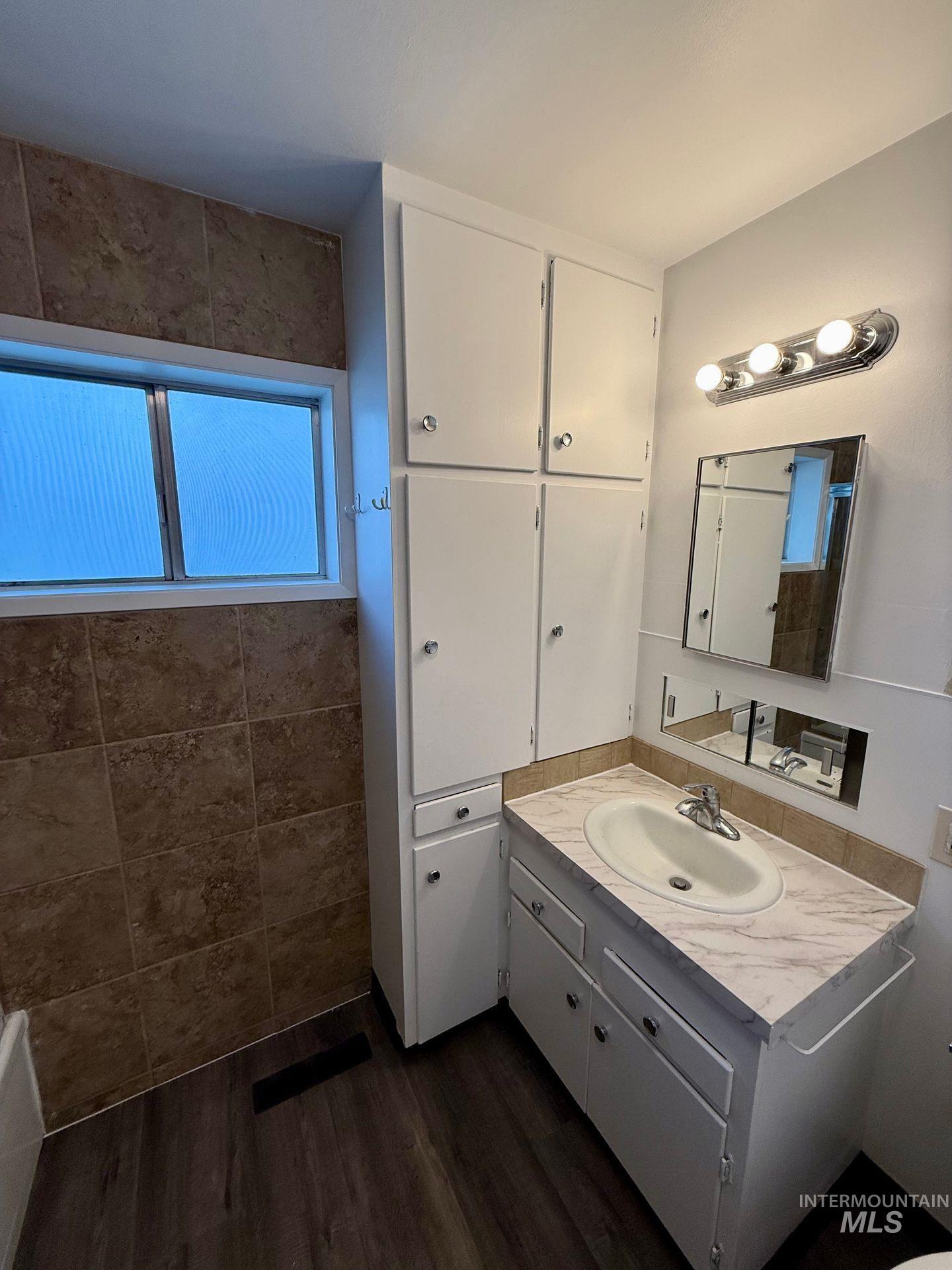 517 12th st, Clarkston, Washington 99403, 2 Bedrooms, 2 Bathrooms, Residential For Sale, Price $369,700,MLS 98978360