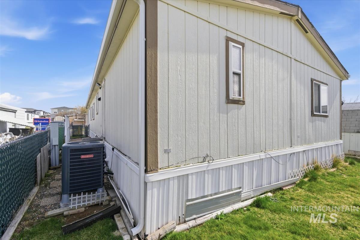 521 River Valley St., Nampa, Idaho 83687, 4 Bedrooms, 2 Bathrooms, Residential For Sale, Price $119,000,MLS 98978364