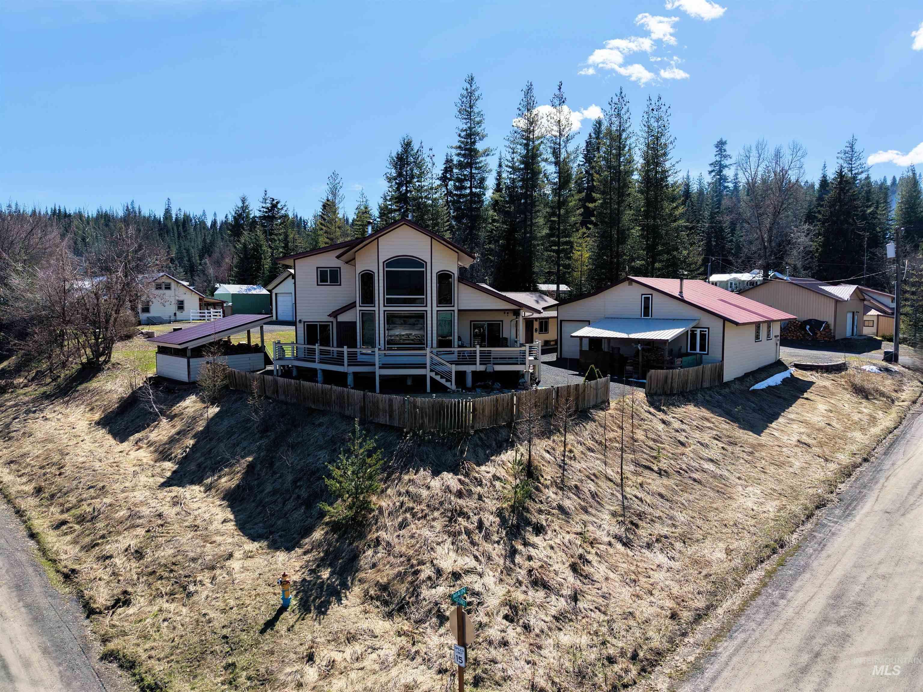 204 S 2nd St, Elk River, Idaho 83827, 3 Bedrooms, 3 Bathrooms, Residential For Sale, Price $675,000, 98978369