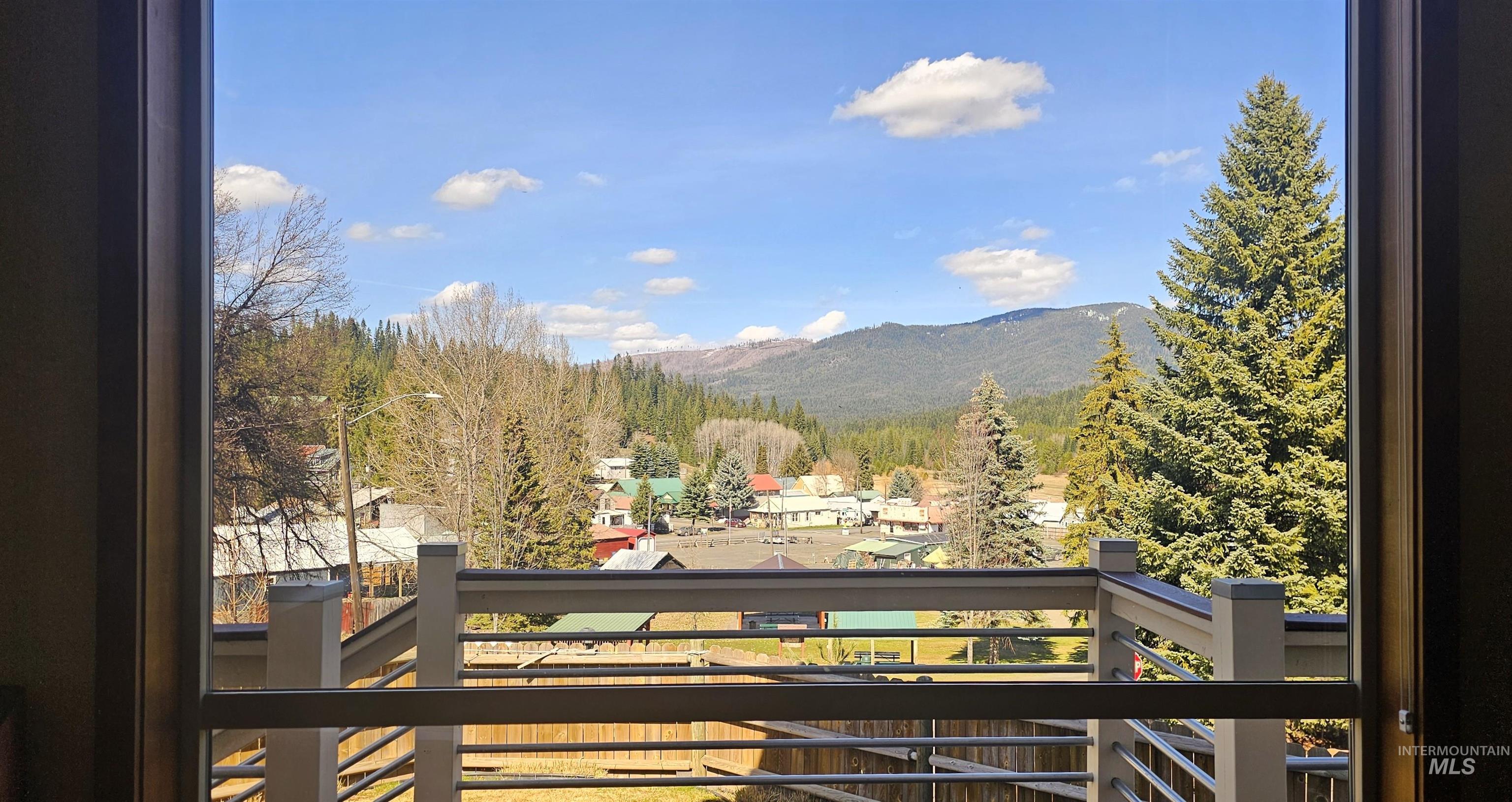204 S 2nd St, Elk River, Idaho 83827, 3 Bedrooms, 3 Bathrooms, Residential For Sale, Price $675,000, 98978369
