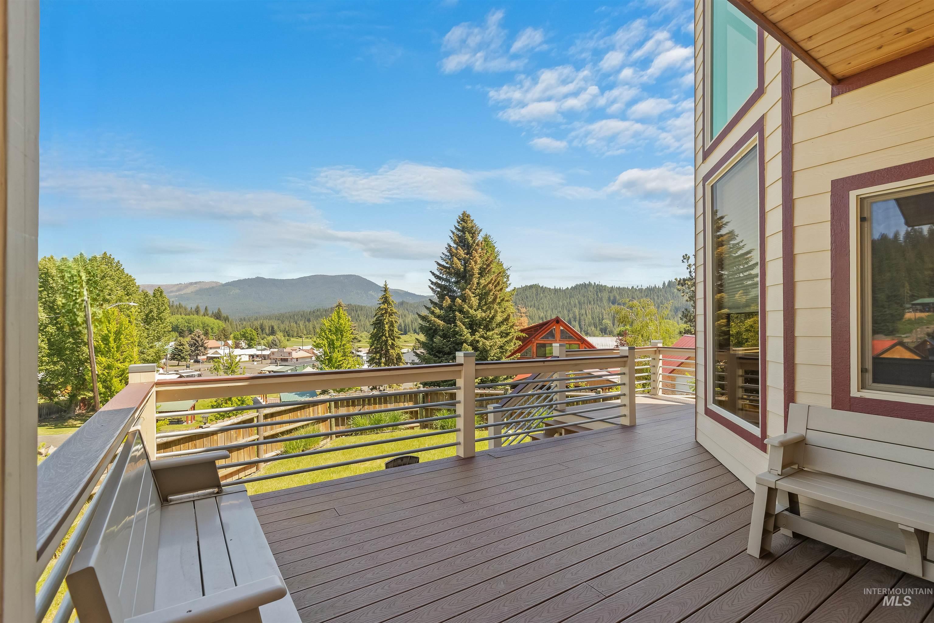 204 S 2nd St, Elk River, Idaho 83827, 3 Bedrooms, 3 Bathrooms, Residential For Sale, Price $595,000,MLS 98978369