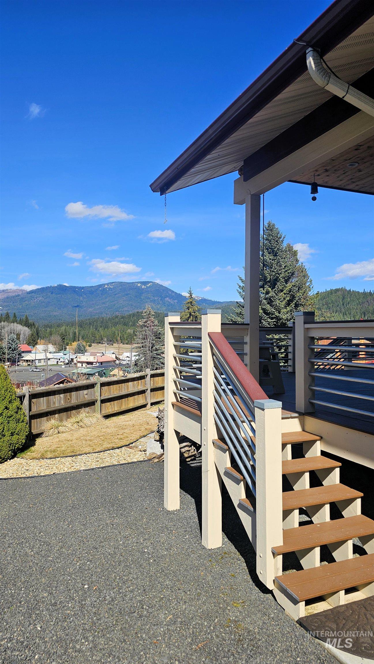 204 S 2nd St, Elk River, Idaho 83827, 3 Bedrooms, 3 Bathrooms, Residential For Sale, Price $675,000, 98978369