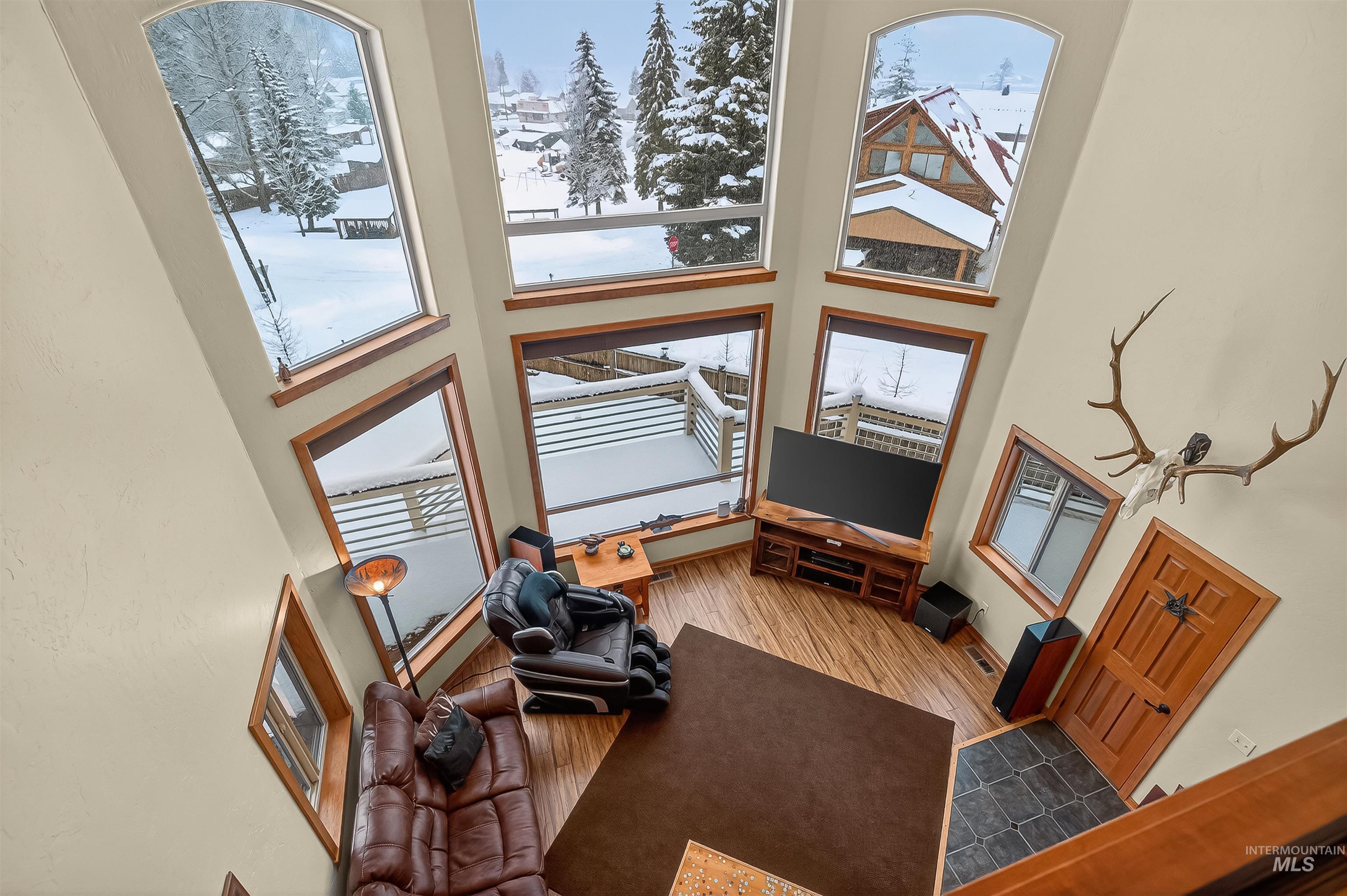 204 S 2nd St, Elk River, Idaho 83827, 3 Bedrooms, 3 Bathrooms, Residential For Sale, Price $675,000,MLS 98978369