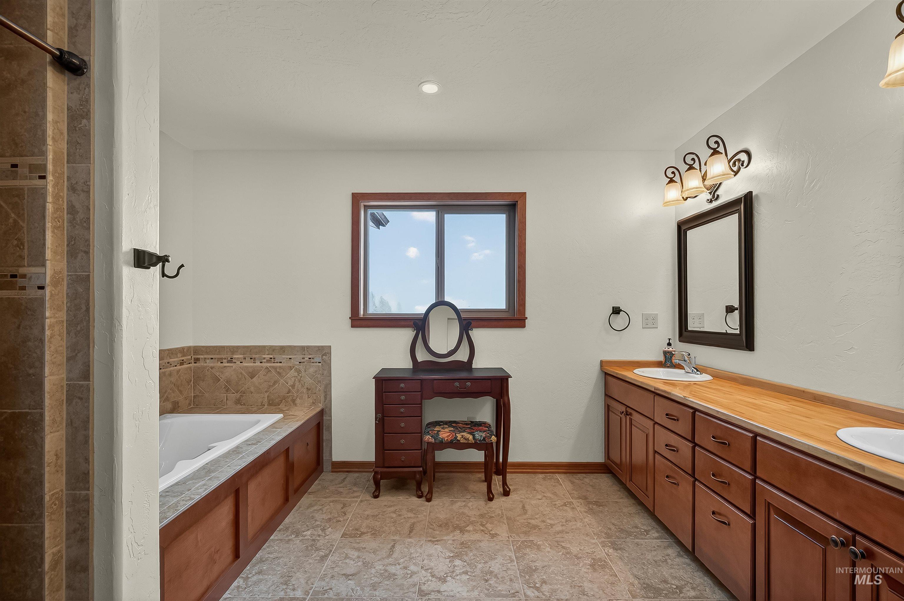 204 S 2nd St, Elk River, Idaho 83827, 3 Bedrooms, 3 Bathrooms, Residential For Sale, Price $675,000,MLS 98978369