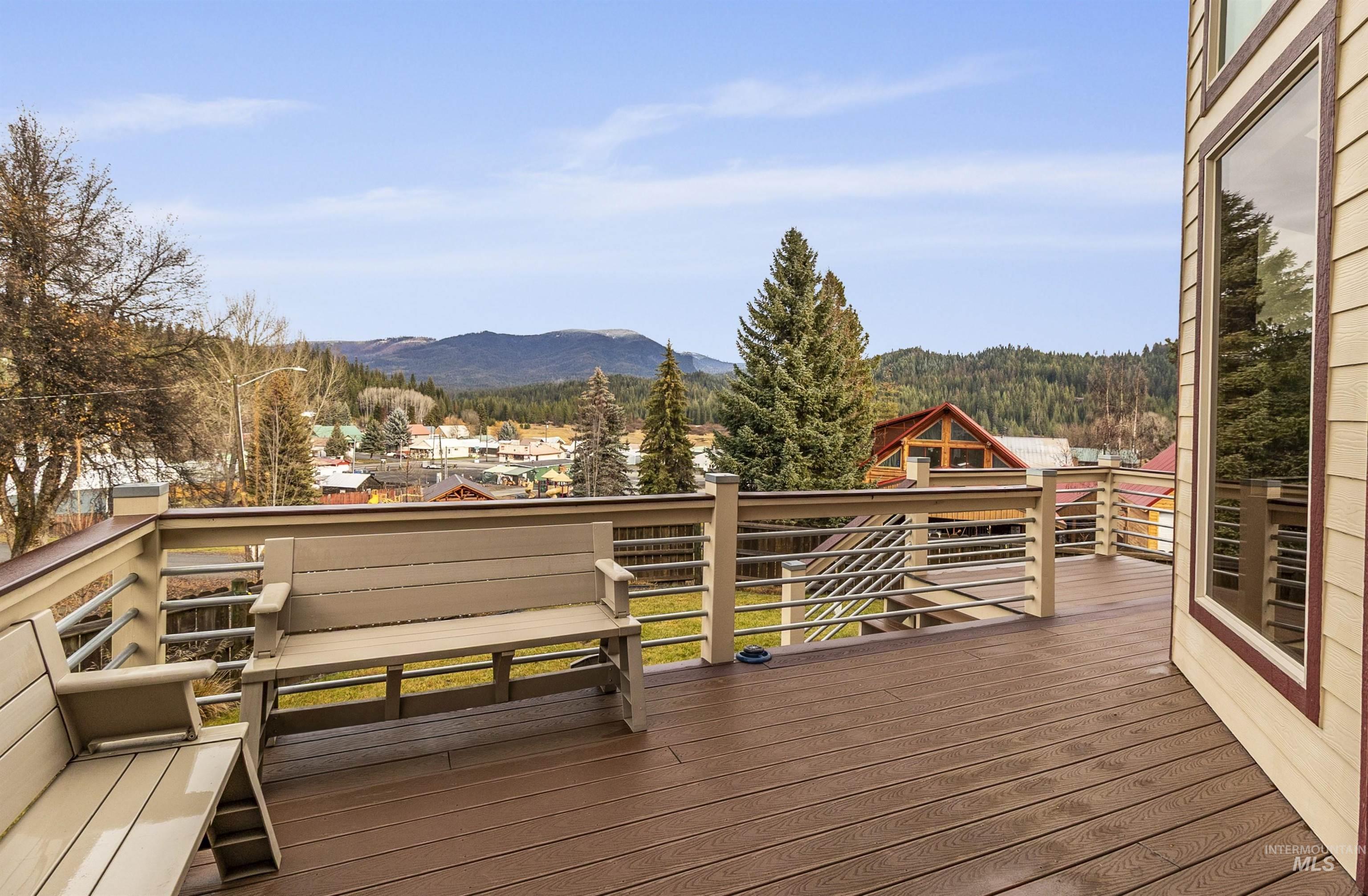 204 S 2nd St, Elk River, Idaho 83827, 3 Bedrooms, 3 Bathrooms, Residential For Sale, Price $675,000, 98978369