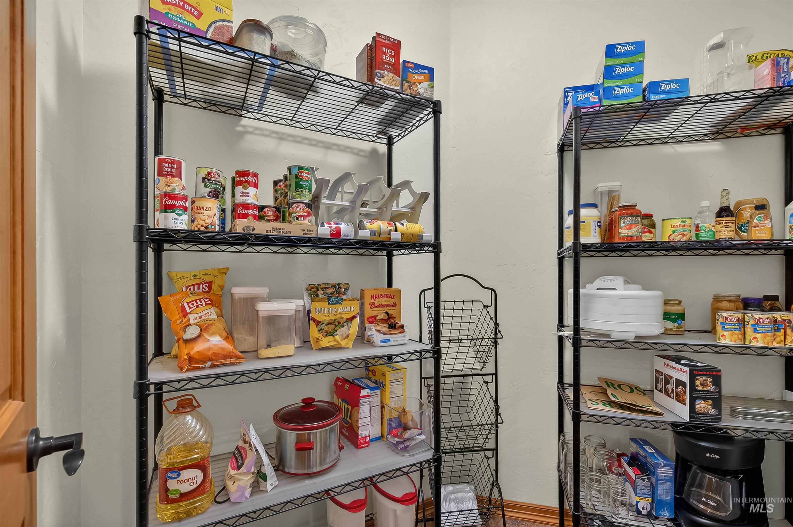 204 S 2nd St, Elk River, Idaho 83827, 3 Bedrooms, 3 Bathrooms, Residential For Sale, Price $675,000,MLS 98978369