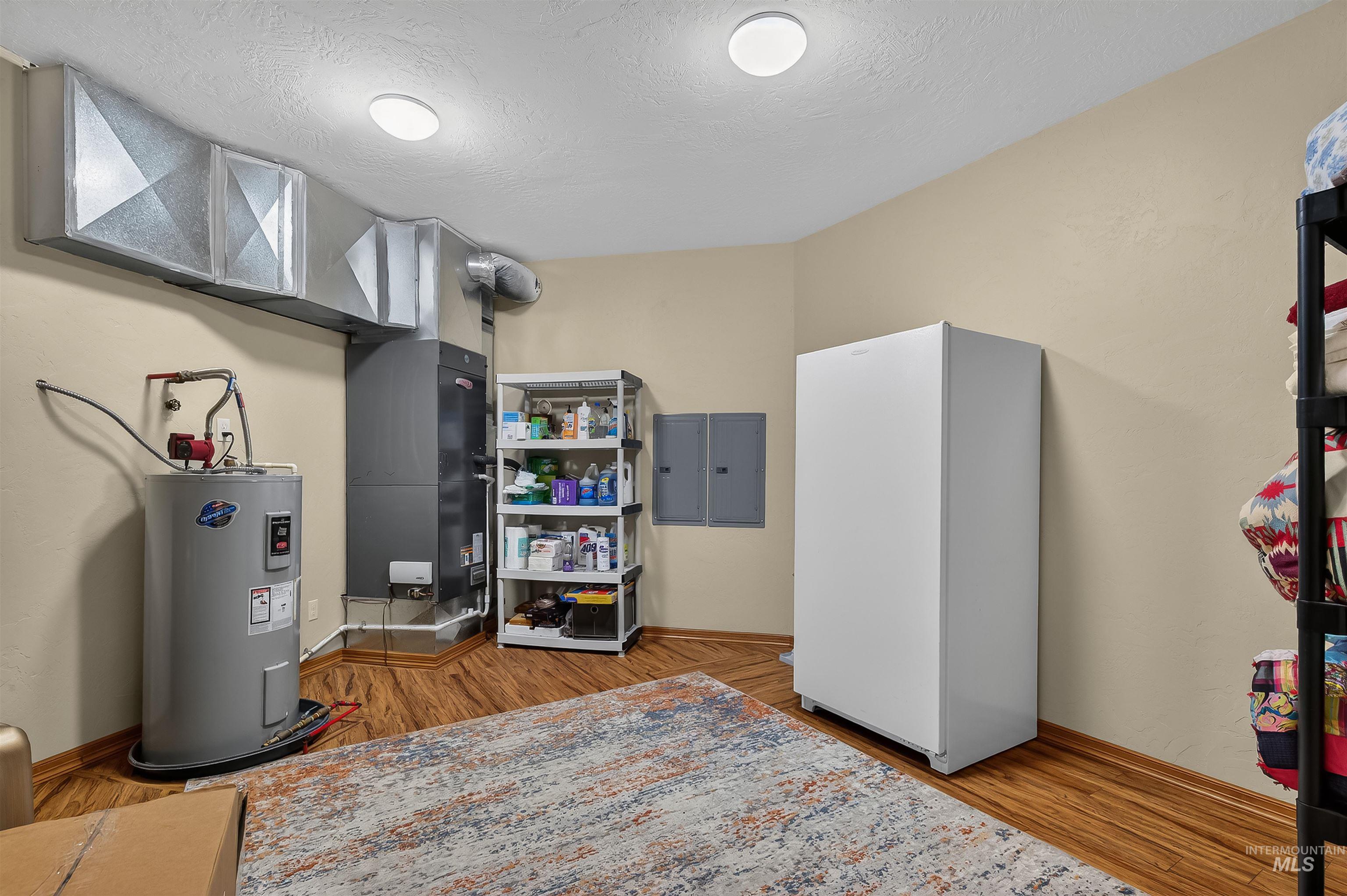 204 S 2nd St, Elk River, Idaho 83827, 3 Bedrooms, 3 Bathrooms, Residential For Sale, Price $675,000,MLS 98978369