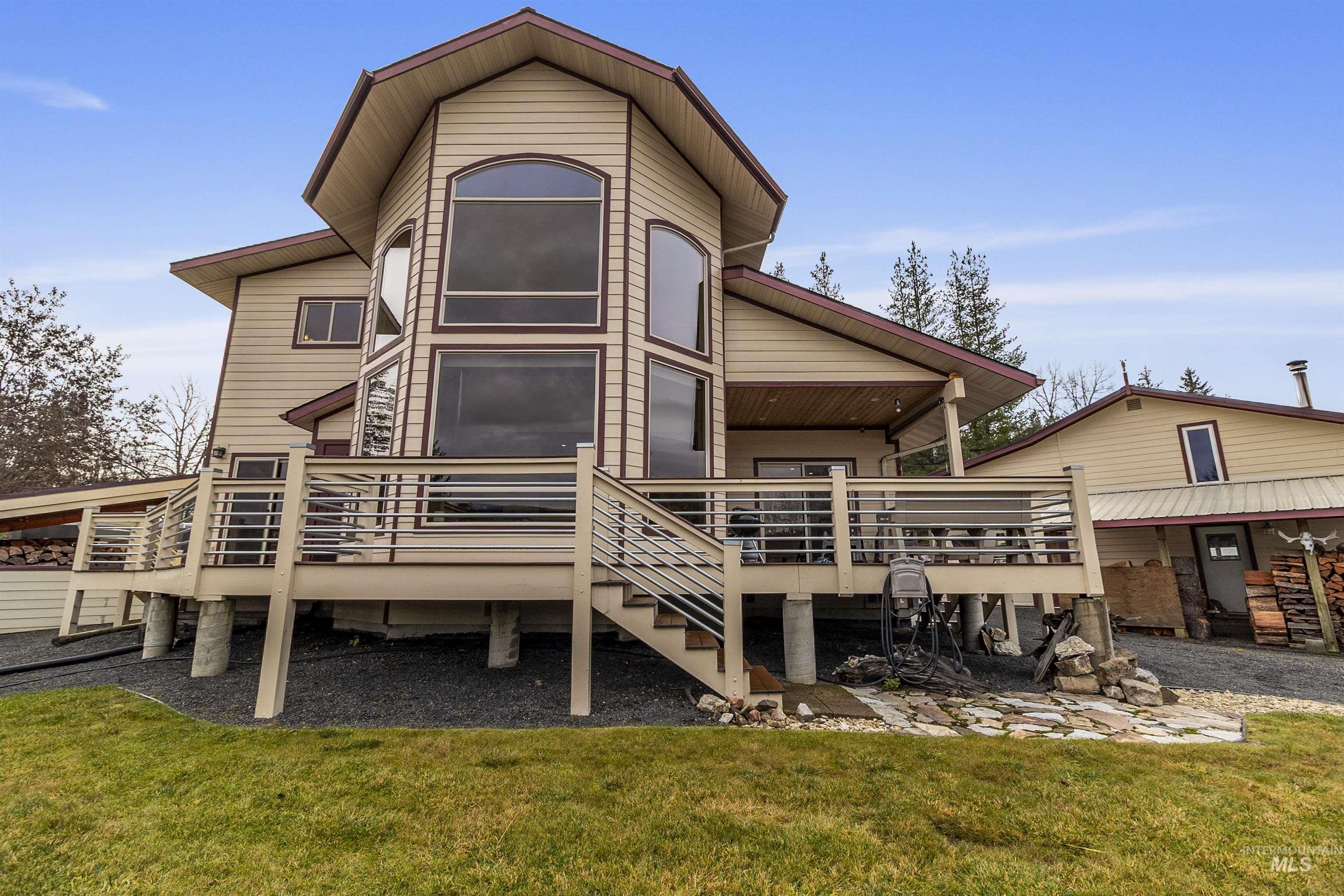 204 S 2nd St, Elk River, Idaho 83827, 3 Bedrooms, 3 Bathrooms, Residential For Sale, Price $675,000,MLS 98978369