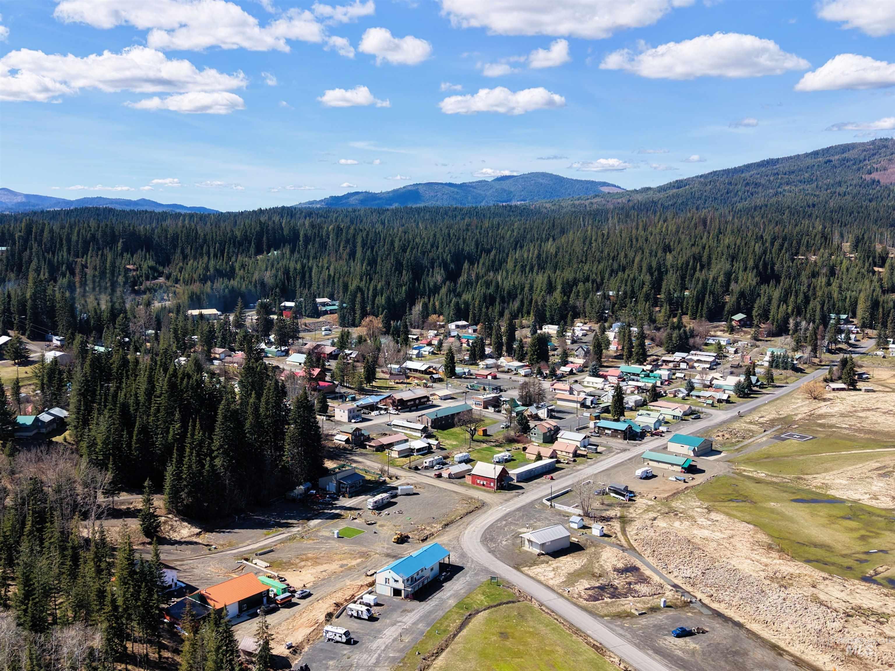 204 S 2nd St, Elk River, Idaho 83827, 3 Bedrooms, 3 Bathrooms, Residential For Sale, Price $675,000, 98978369
