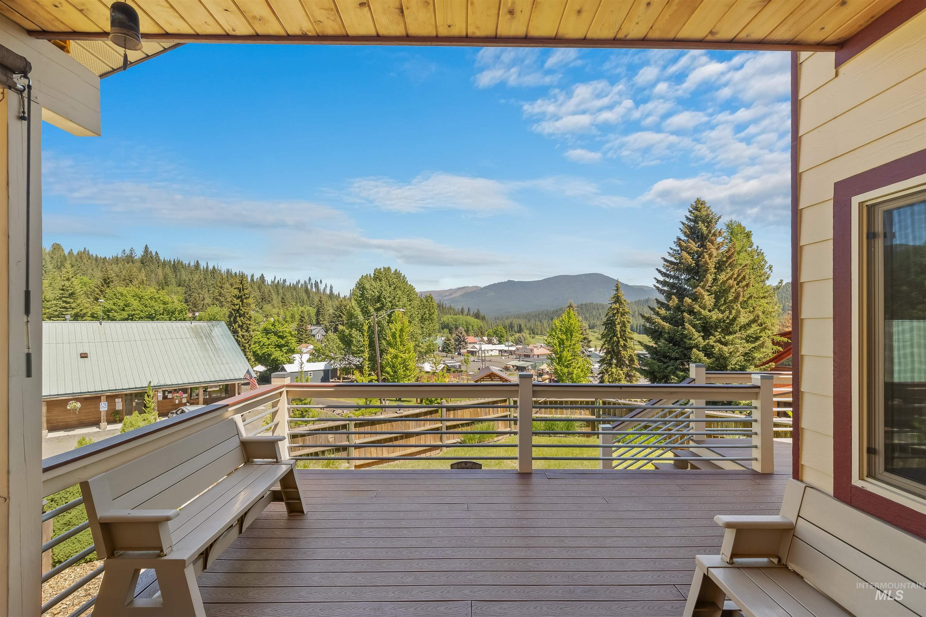204 S 2nd St, Elk River, Idaho 83827, 3 Bedrooms, 3 Bathrooms, Residential For Sale, Price $595,000,MLS 98978369