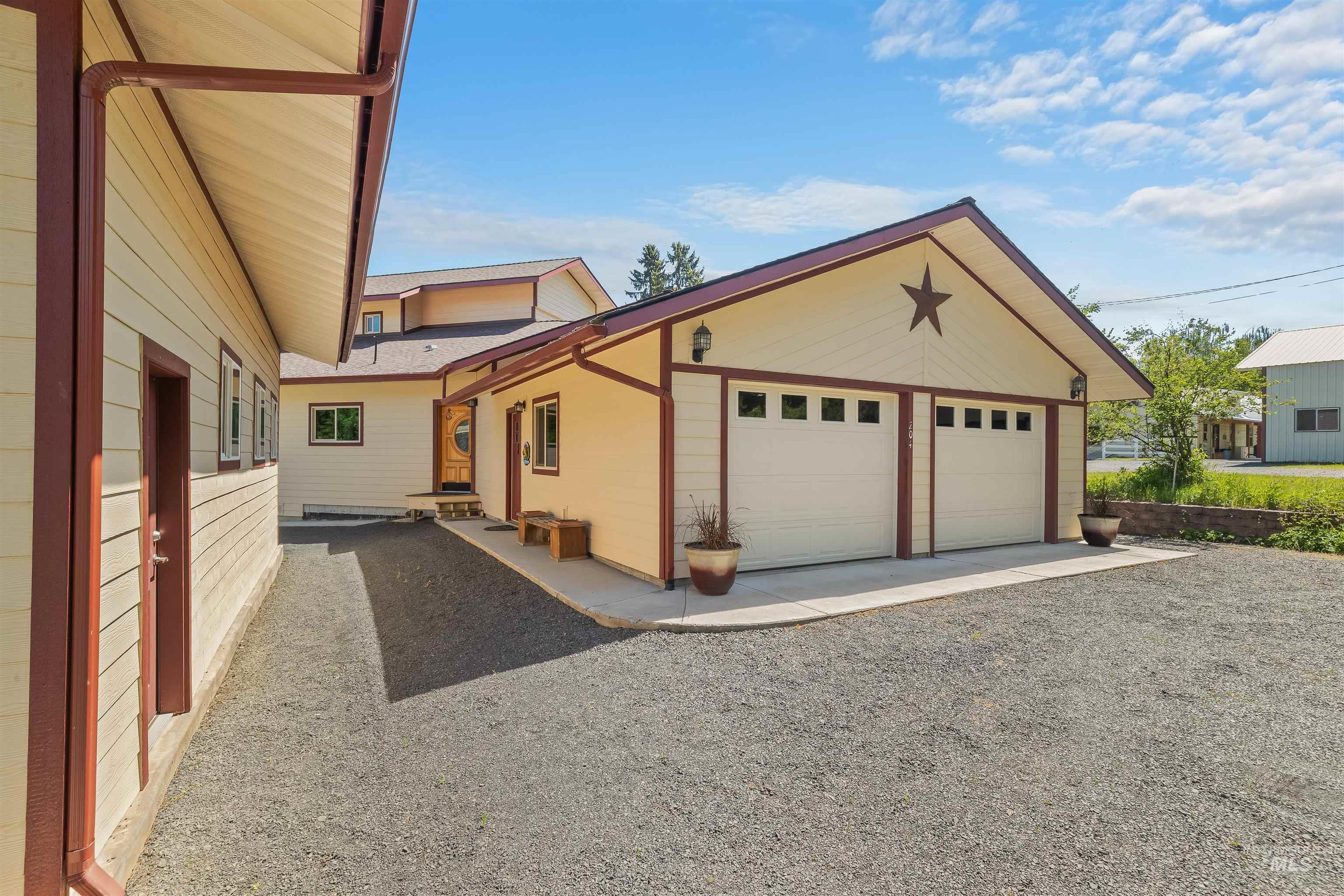 204 S 2nd St, Elk River, Idaho 83827, 3 Bedrooms, 3 Bathrooms, Residential For Sale, Price $595,000,MLS 98978369