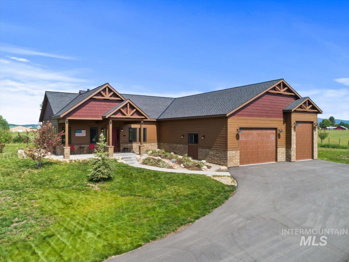 13917 Sky View Court, McCall, Idaho 83638, 3 Bedrooms, 2.5 Bathrooms, Residential For Sale, Price $1,248,500,MLS 98978370