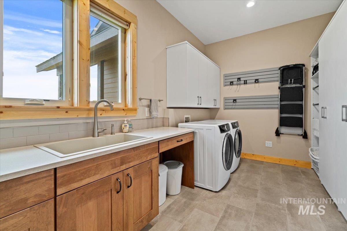 13917 Sky View Court, McCall, Idaho 83638, 3 Bedrooms, 2.5 Bathrooms, Residential For Sale, Price $1,248,500,MLS 98978370