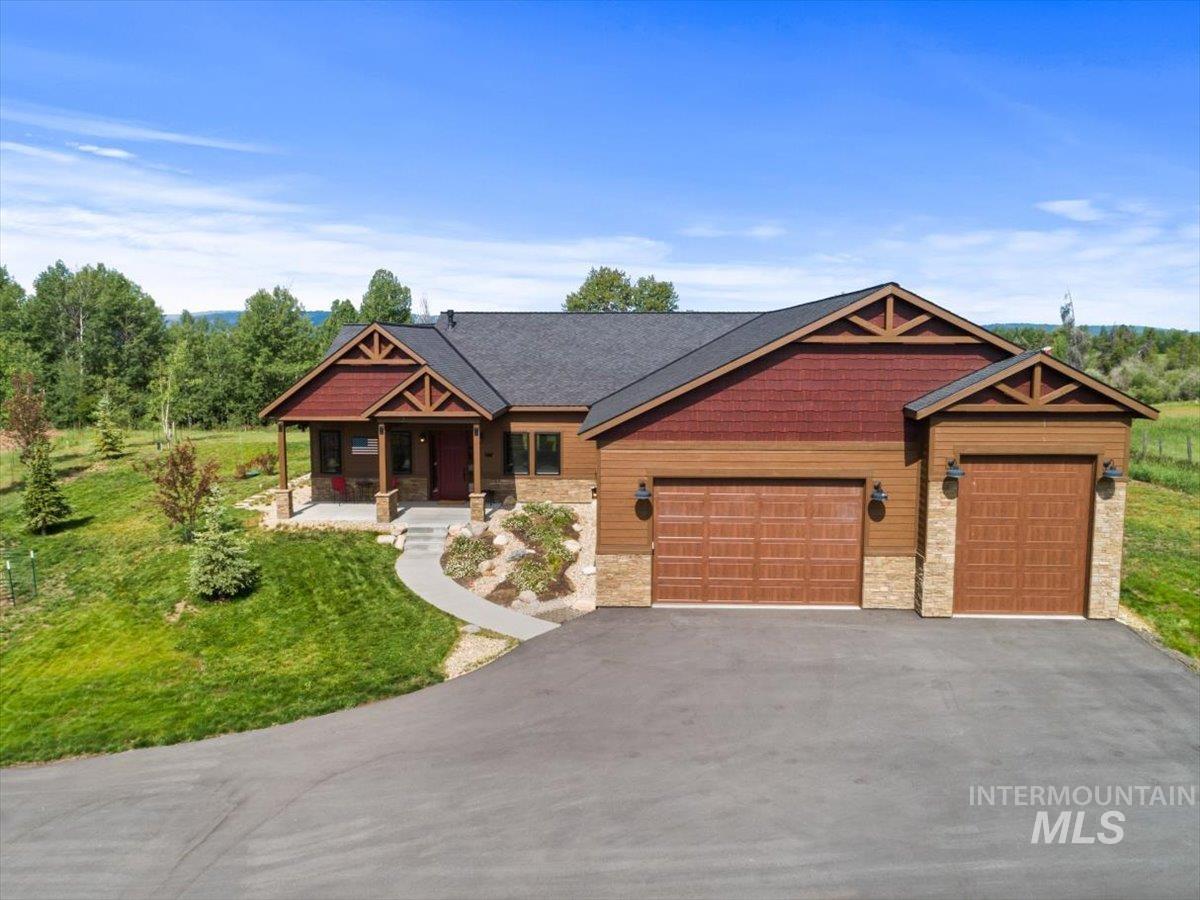13917 Sky View Court, McCall, Idaho 83638, 3 Bedrooms, 2.5 Bathrooms, Residential For Sale, Price $1,248,500,MLS 98978370