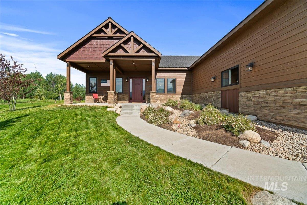13917 Sky View Court, McCall, Idaho 83638, 3 Bedrooms, 2.5 Bathrooms, Residential For Sale, Price $1,248,500,MLS 98978370
