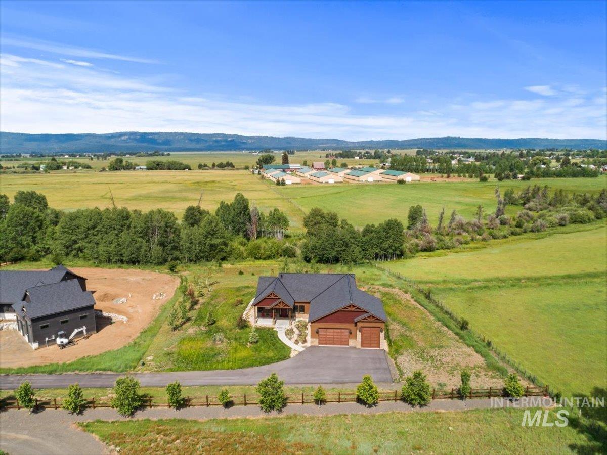 13917 Sky View Court, McCall, Idaho 83638, 3 Bedrooms, 2.5 Bathrooms, Residential For Sale, Price $1,248,500,MLS 98978370