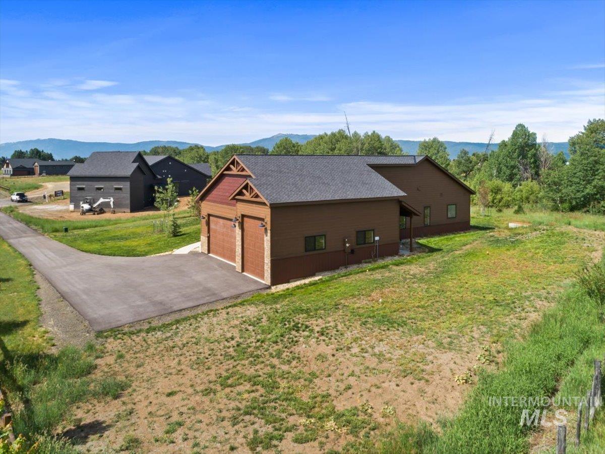13917 Sky View Court, McCall, Idaho 83638, 3 Bedrooms, 2.5 Bathrooms, Residential For Sale, Price $1,248,500,MLS 98978370