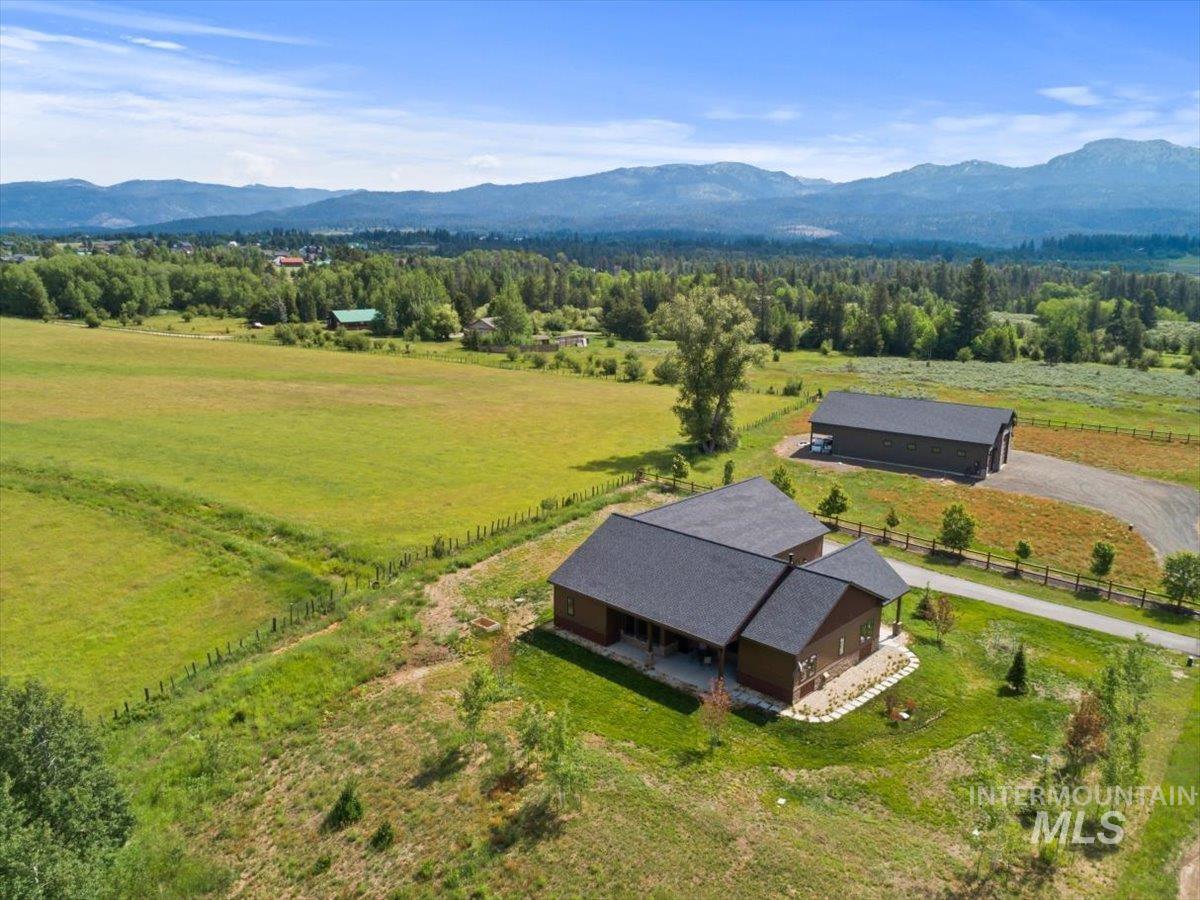 13917 Sky View Court, McCall, Idaho 83638, 3 Bedrooms, 2.5 Bathrooms, Residential For Sale, Price $1,248,500,MLS 98978370