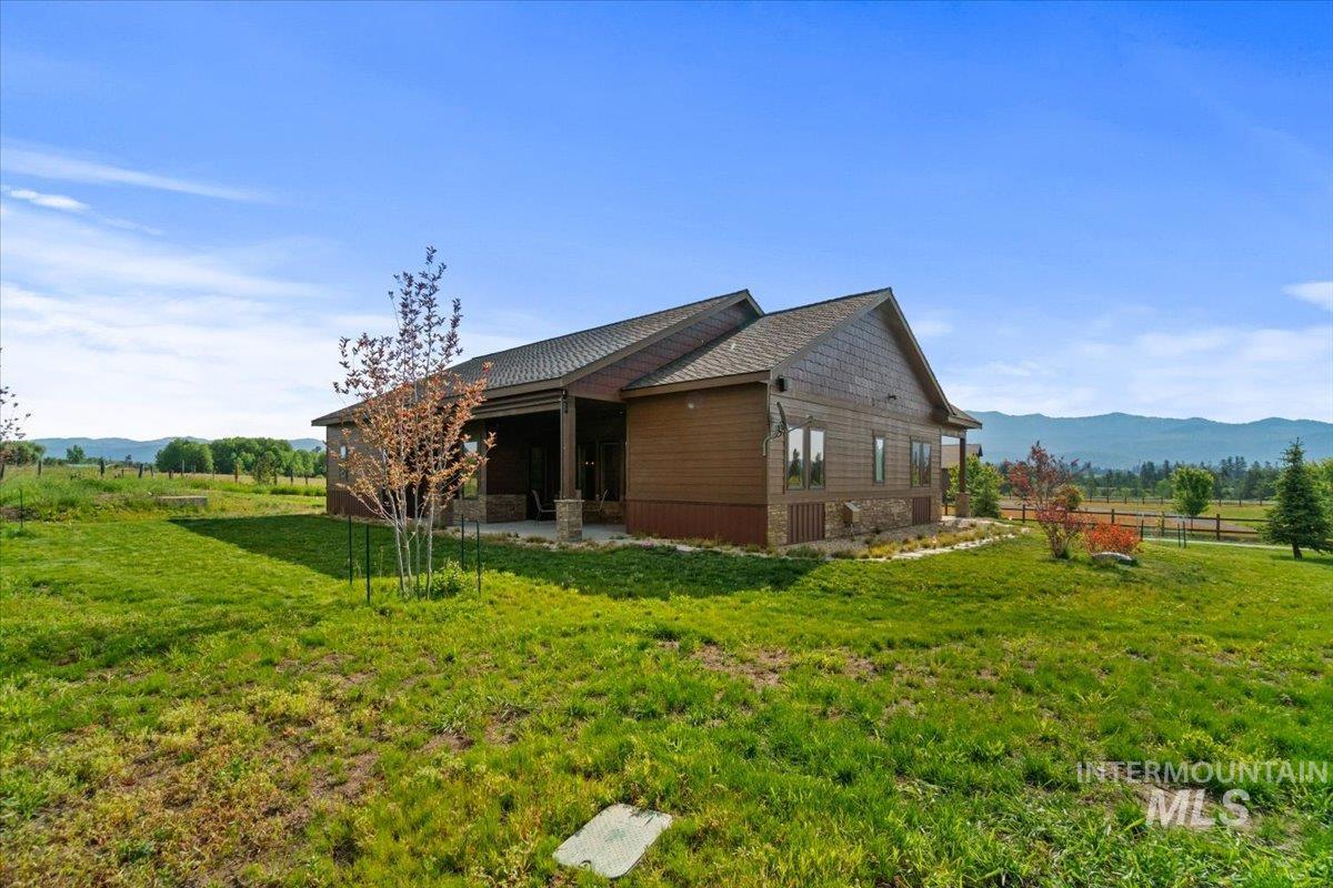 13917 Sky View Court, McCall, Idaho 83638, 3 Bedrooms, 2.5 Bathrooms, Residential For Sale, Price $1,248,500,MLS 98978370