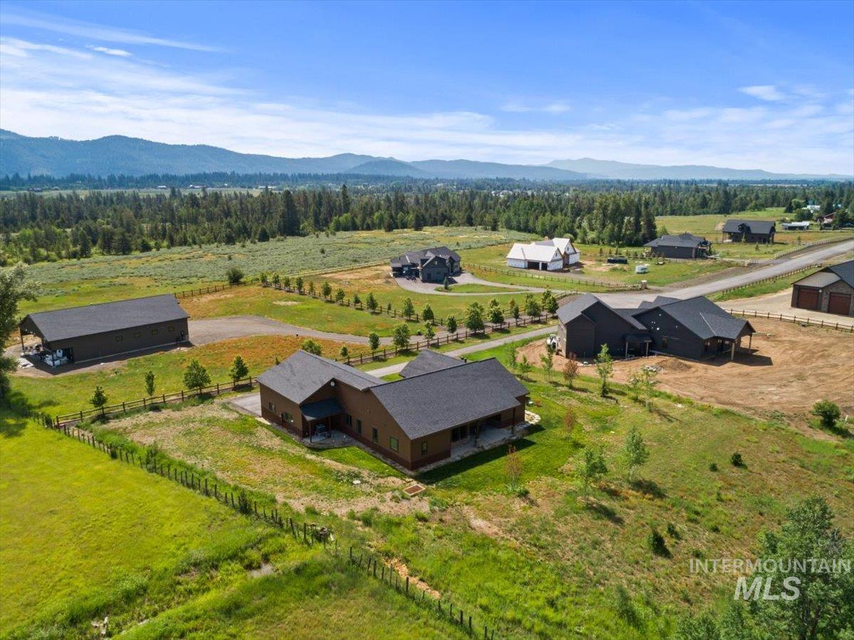 13917 Sky View Court, McCall, Idaho 83638, 3 Bedrooms, 2.5 Bathrooms, Residential For Sale, Price $1,248,500,MLS 98978370