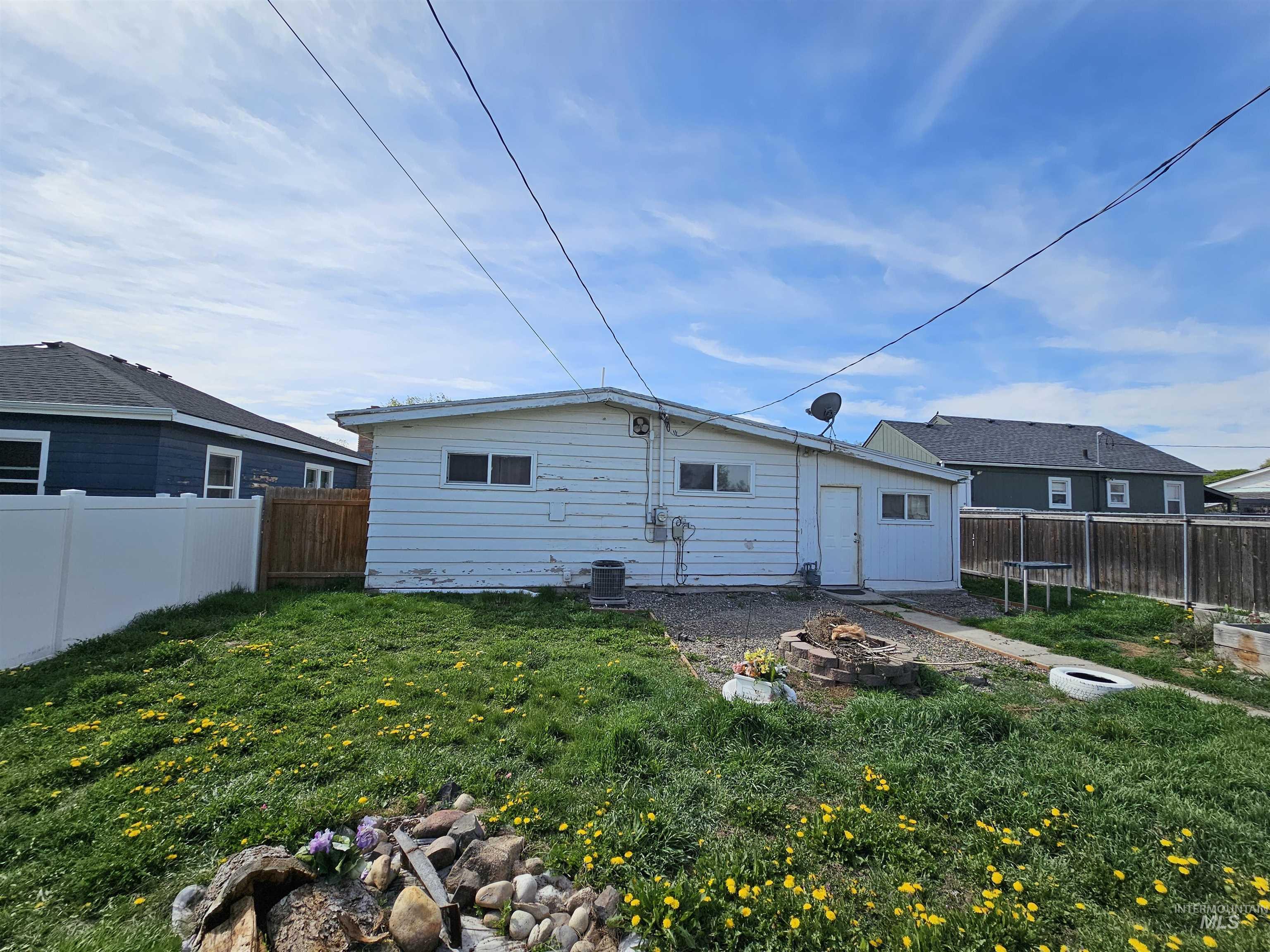 236 Meffan Ave, Nampa, Idaho 83651, 3 Bedrooms, 1 Bathroom, Residential For Sale, Price $308,000, 98978371
