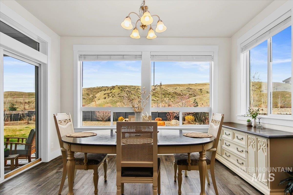 20367 N Glenisla Avenue, Boise, Idaho 83714, 3 Bedrooms, 2 Bathrooms, Residential For Sale, Price $599,900,MLS 98978372