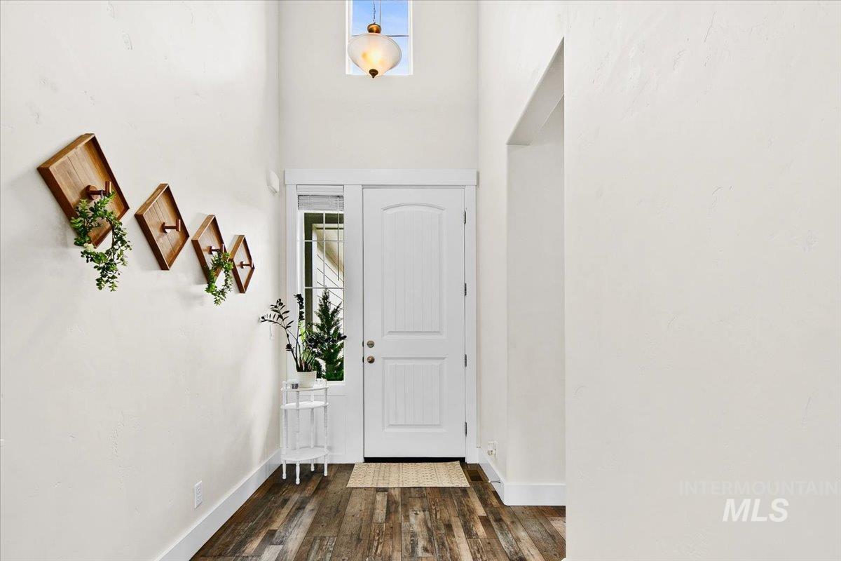 20367 N Glenisla Avenue, Boise, Idaho 83714, 3 Bedrooms, 2 Bathrooms, Residential For Sale, Price $599,900,MLS 98978372