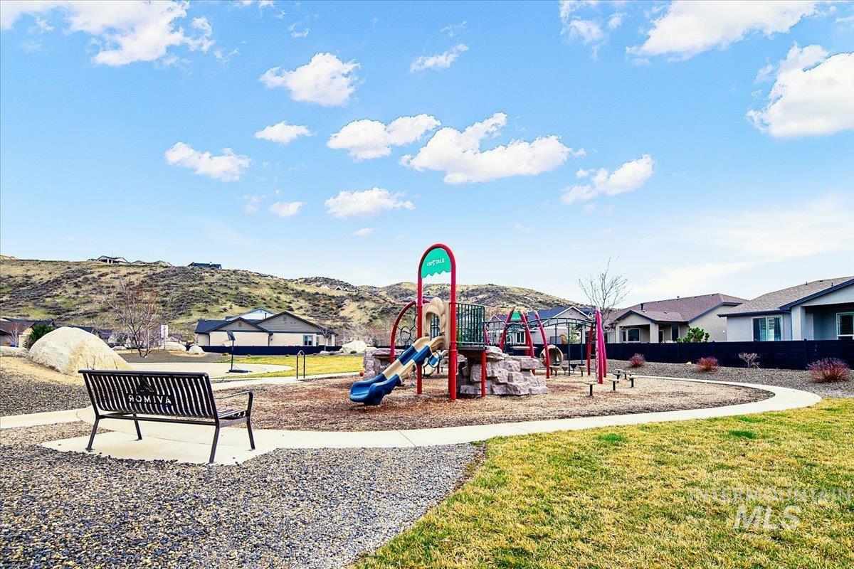 20367 N Glenisla Avenue, Boise, Idaho 83714, 3 Bedrooms, 2 Bathrooms, Residential For Sale, Price $599,900,MLS 98978372