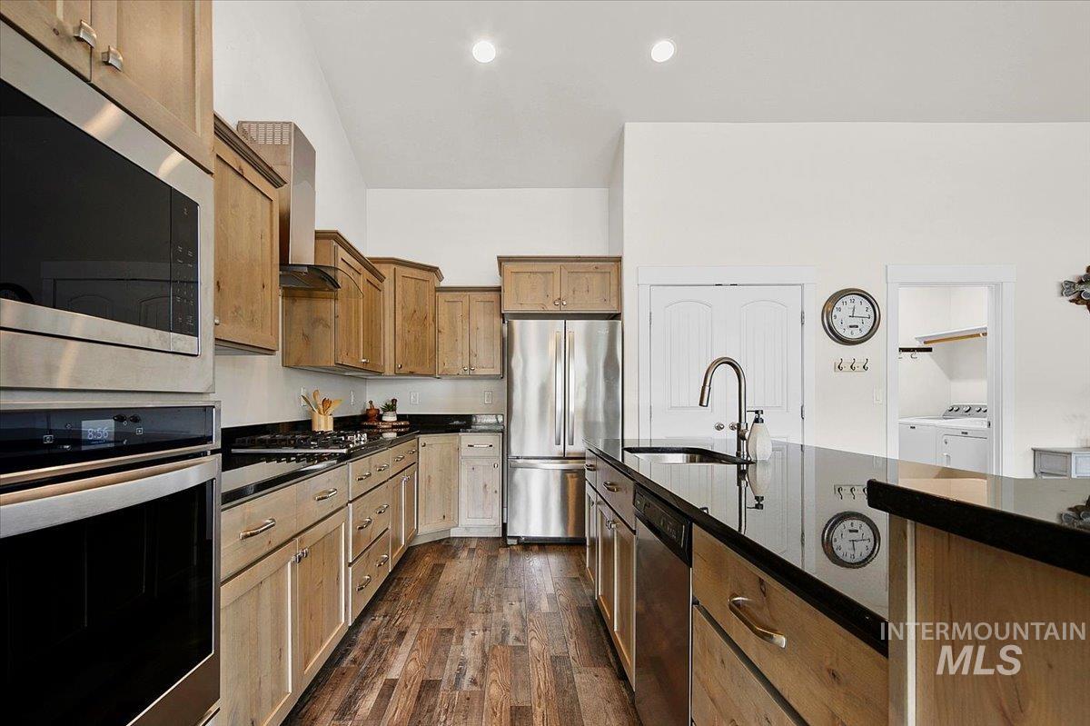 20367 N Glenisla Avenue, Boise, Idaho 83714, 3 Bedrooms, 2 Bathrooms, Residential For Sale, Price $599,900,MLS 98978372