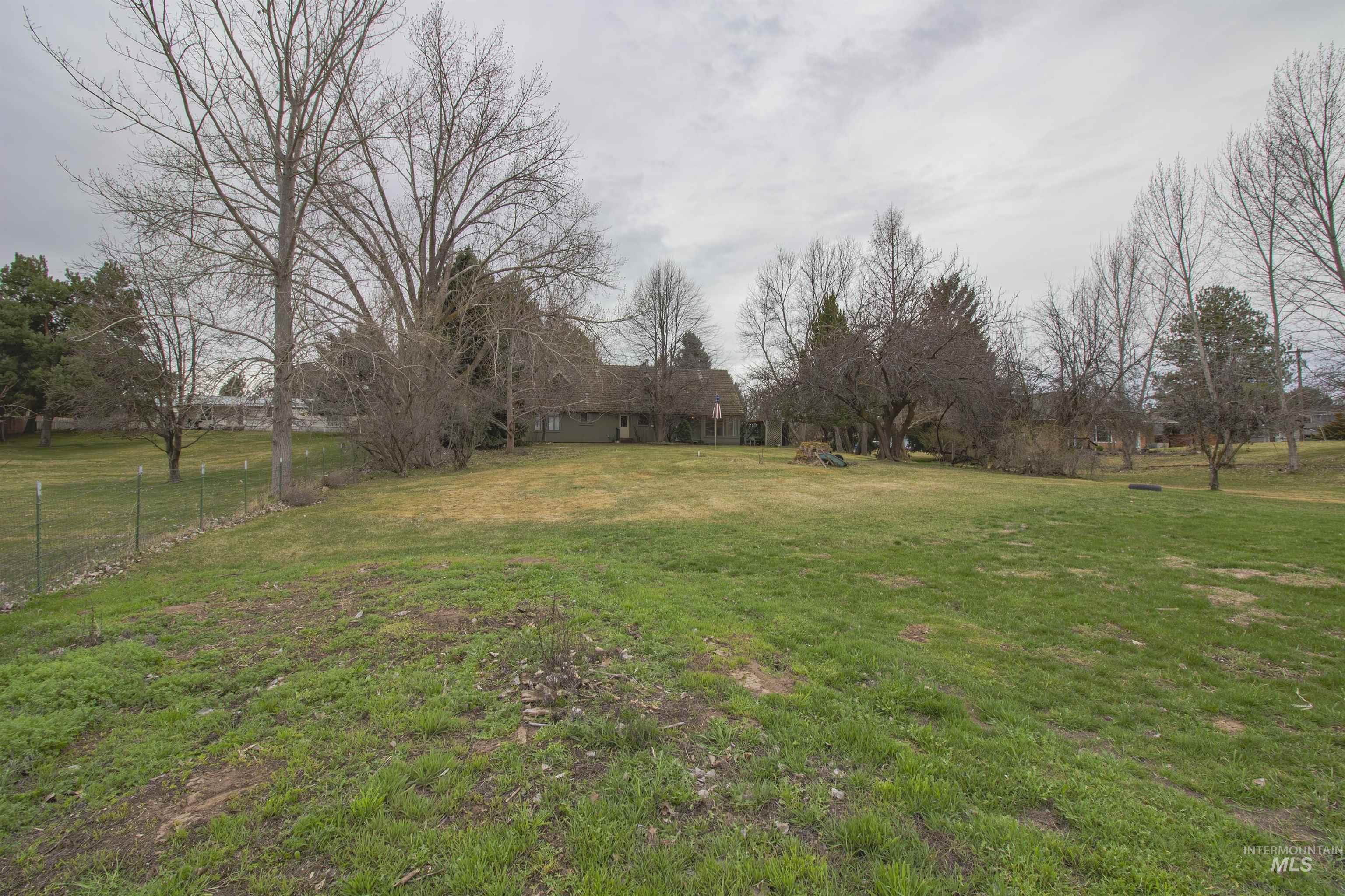 2465 Center Avenue, Payette, Idaho 83661, 4 Bedrooms, 3 Bathrooms, Residential For Sale, Price $569,900,MLS 98978373