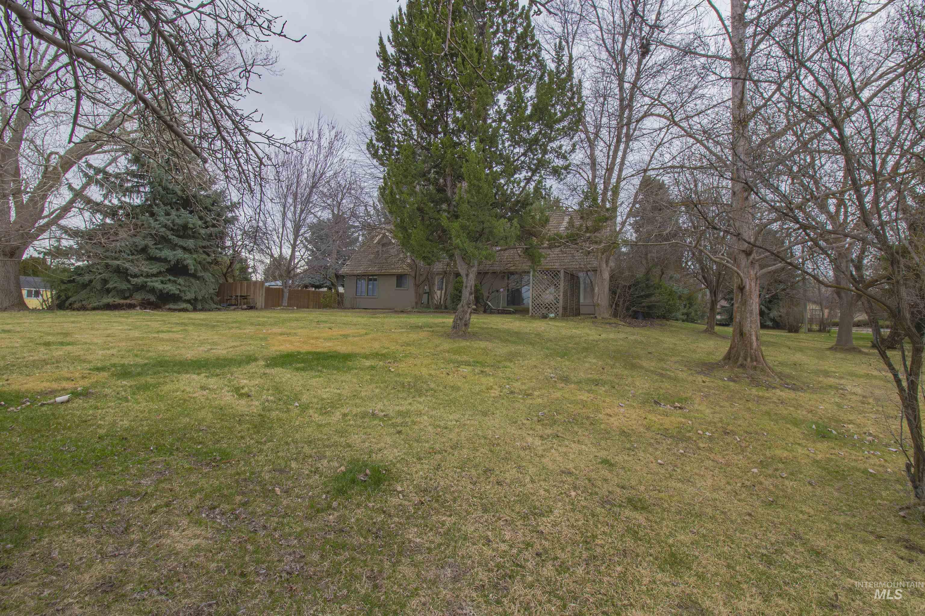 2465 Center Avenue, Payette, Idaho 83661, 4 Bedrooms, 3 Bathrooms, Residential For Sale, Price $569,900,MLS 98978373