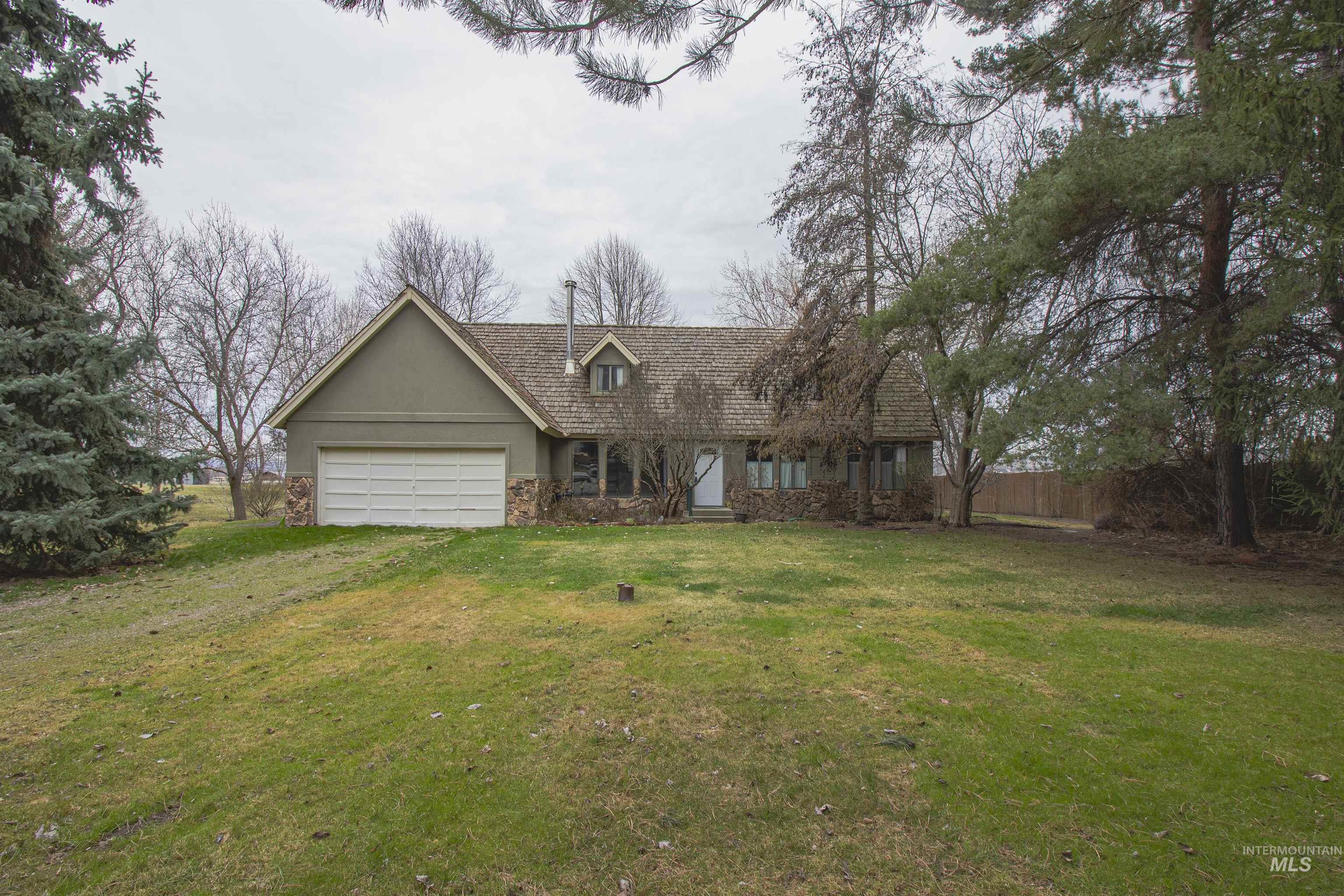 2465 Center Avenue, Payette, Idaho 83661, 4 Bedrooms, 3 Bathrooms, Residential For Sale, Price $569,900,MLS 98978373