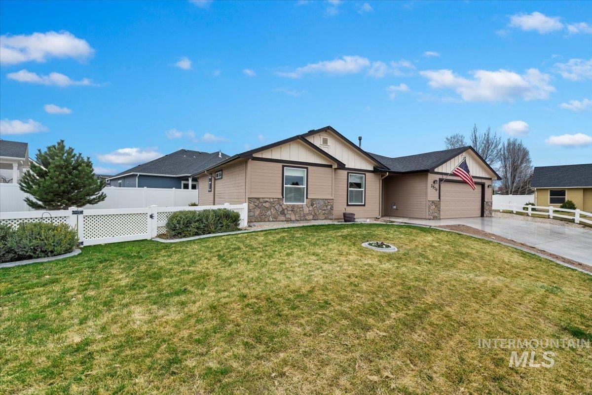 2570 Driftwood Pl, Payette, Idaho 83661, 3 Bedrooms, 2 Bathrooms, Residential For Sale, Price $369,000,MLS 98978376