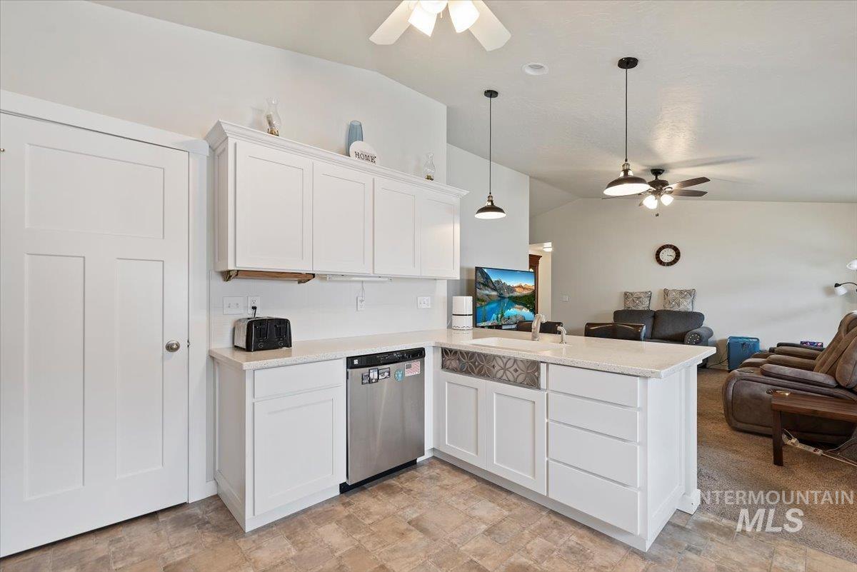 2570 Driftwood Pl, Payette, Idaho 83661, 3 Bedrooms, 2 Bathrooms, Residential For Sale, Price $369,000,MLS 98978376