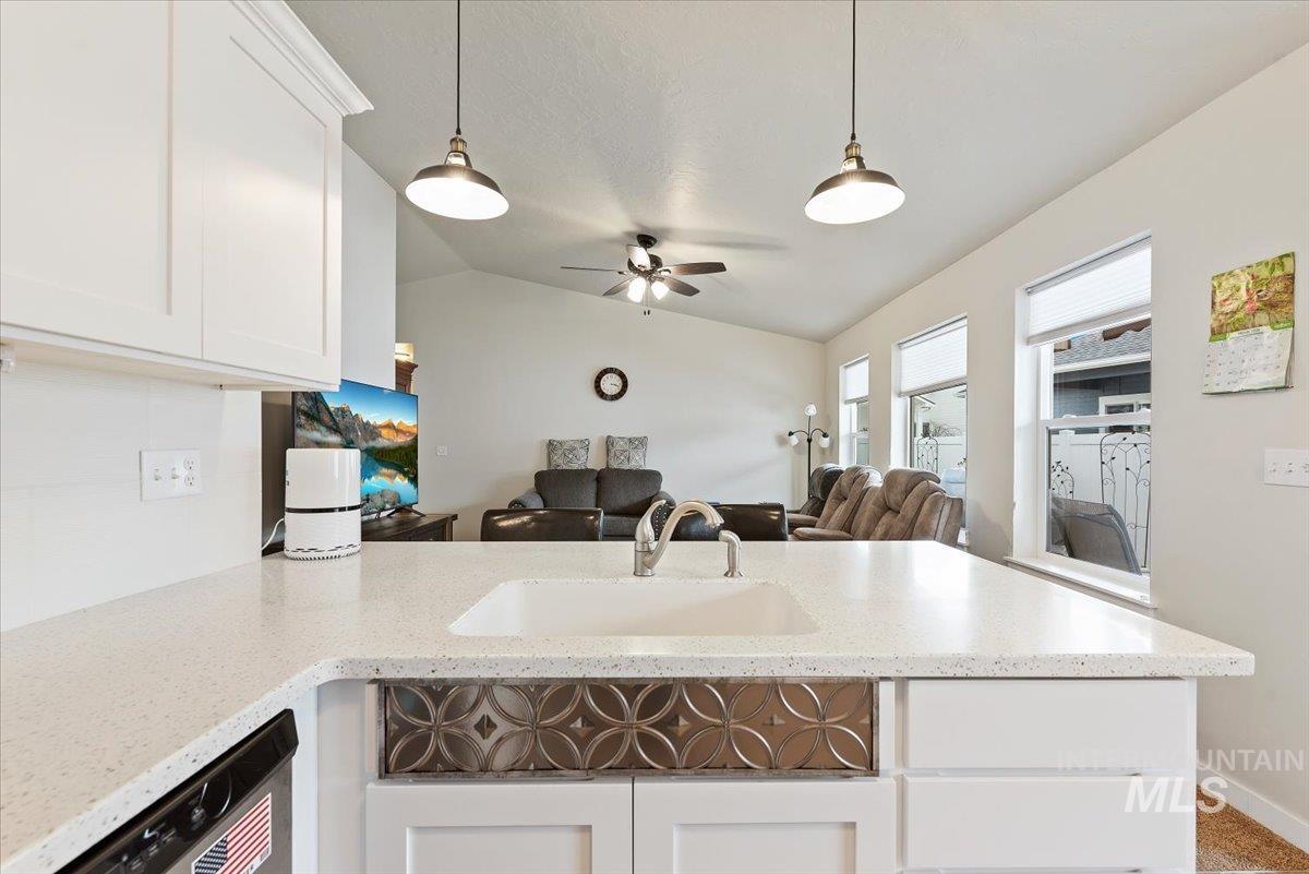 2570 Driftwood Pl, Payette, Idaho 83661, 3 Bedrooms, 2 Bathrooms, Residential For Sale, Price $369,000,MLS 98978376