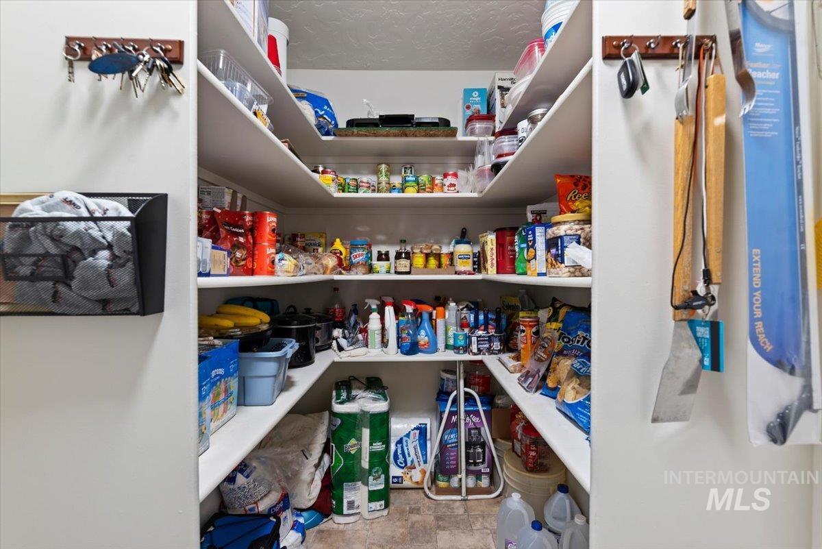 2570 Driftwood Pl, Payette, Idaho 83661, 3 Bedrooms, 2 Bathrooms, Residential For Sale, Price $369,000,MLS 98978376