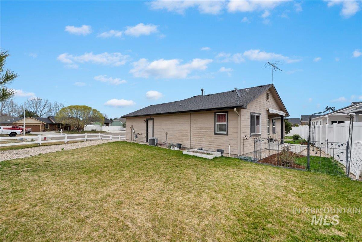 2570 Driftwood Pl, Payette, Idaho 83661, 3 Bedrooms, 2 Bathrooms, Residential For Sale, Price $369,000,MLS 98978376