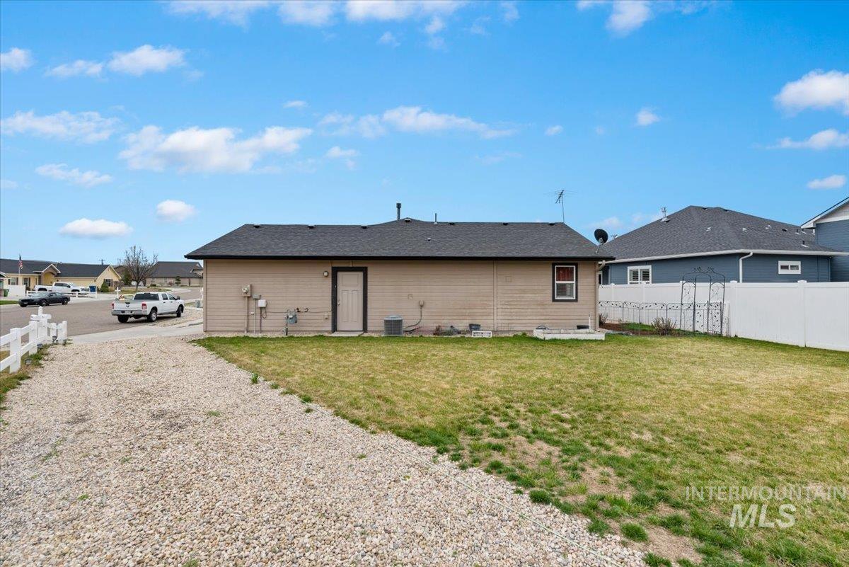 2570 Driftwood Pl, Payette, Idaho 83661, 3 Bedrooms, 2 Bathrooms, Residential For Sale, Price $369,000,MLS 98978376